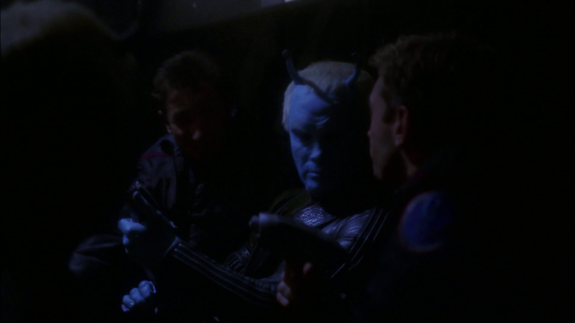 extant_StarTrek_ENT_1x15-ShadowsOfPJem_3090.jpg