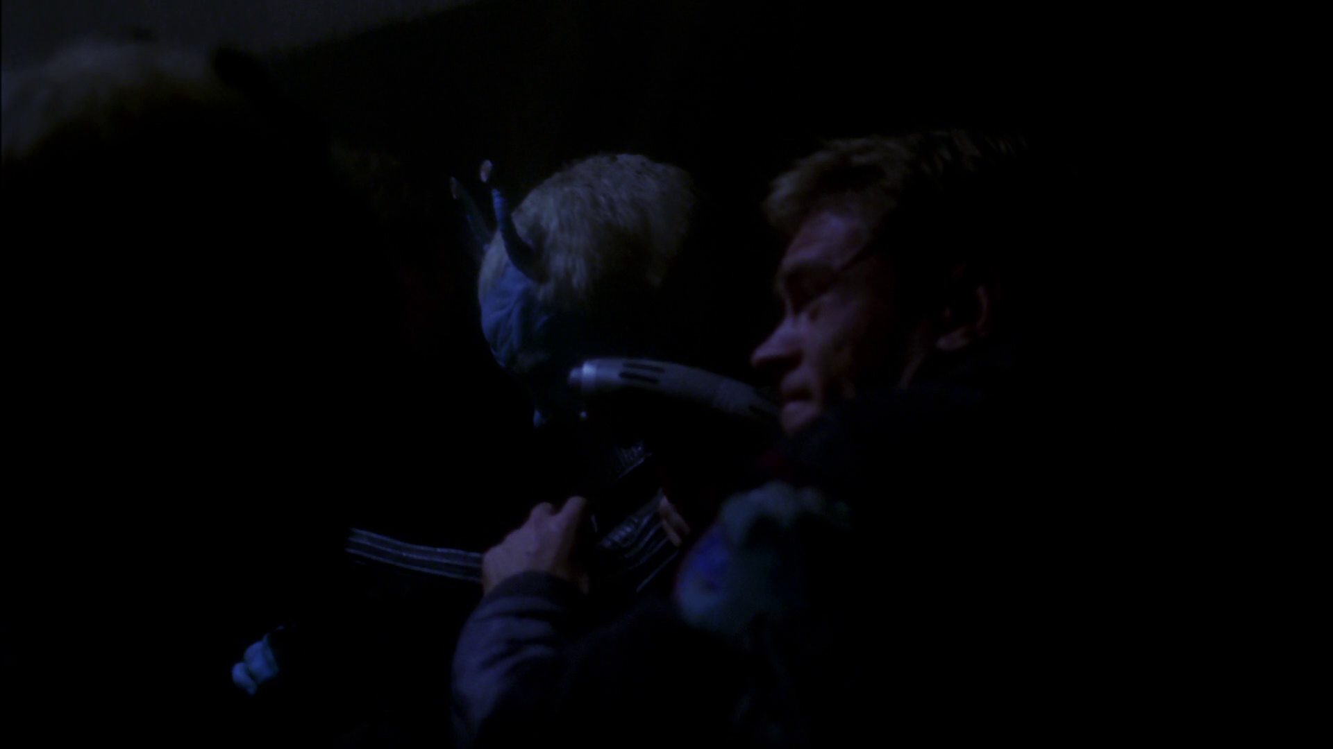extant_StarTrek_ENT_1x15-ShadowsOfPJem_3093.jpg