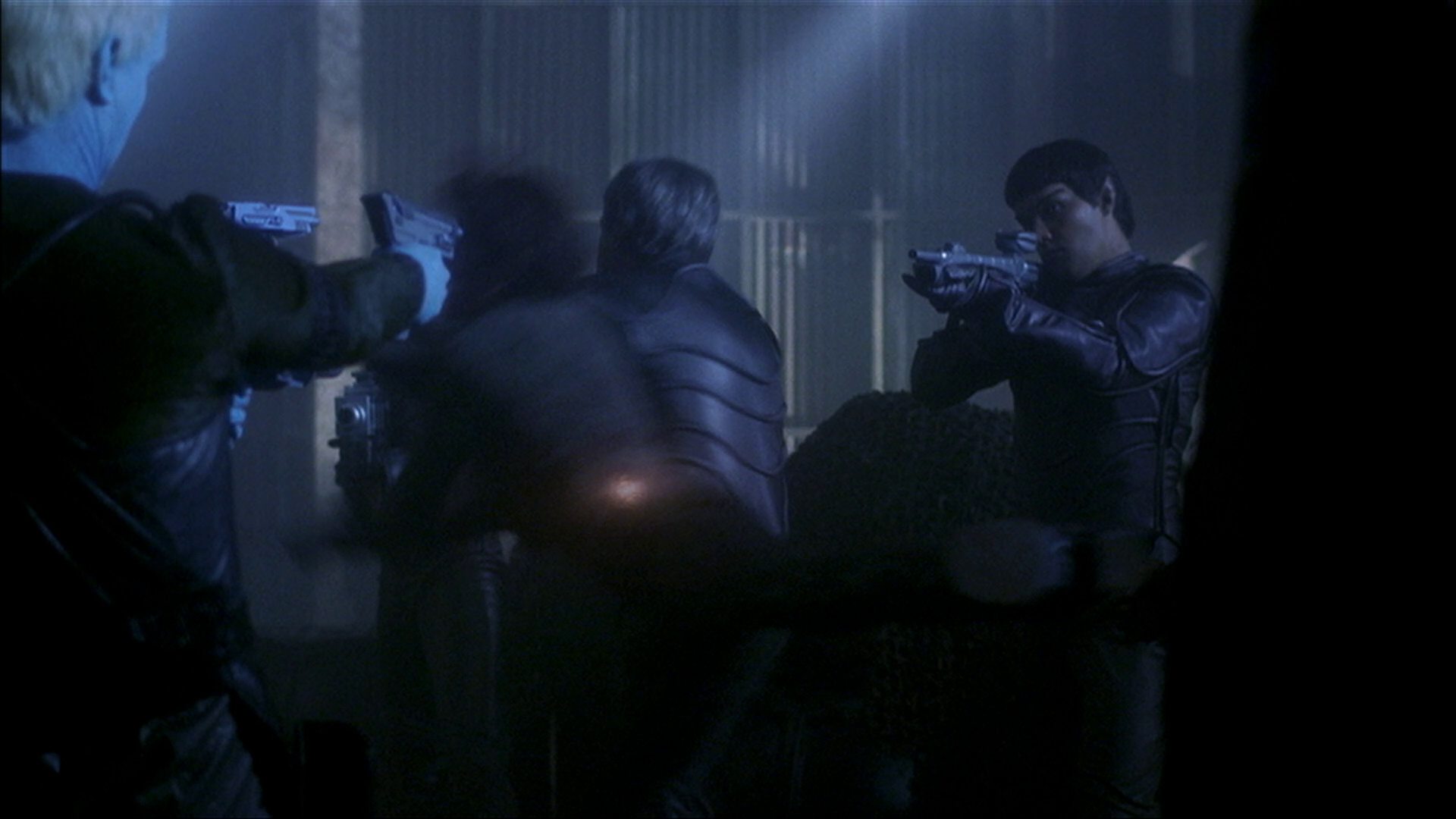 extant_StarTrek_ENT_1x15-ShadowsOfPJem_3257.jpg