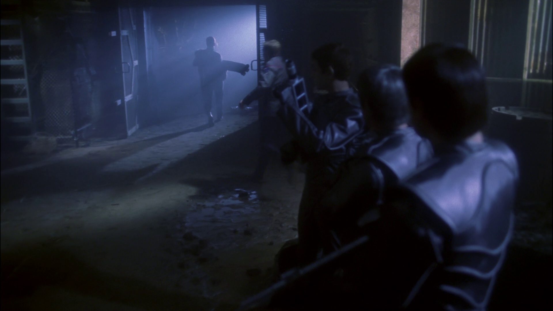 extant_StarTrek_ENT_1x15-ShadowsOfPJem_3306.jpg