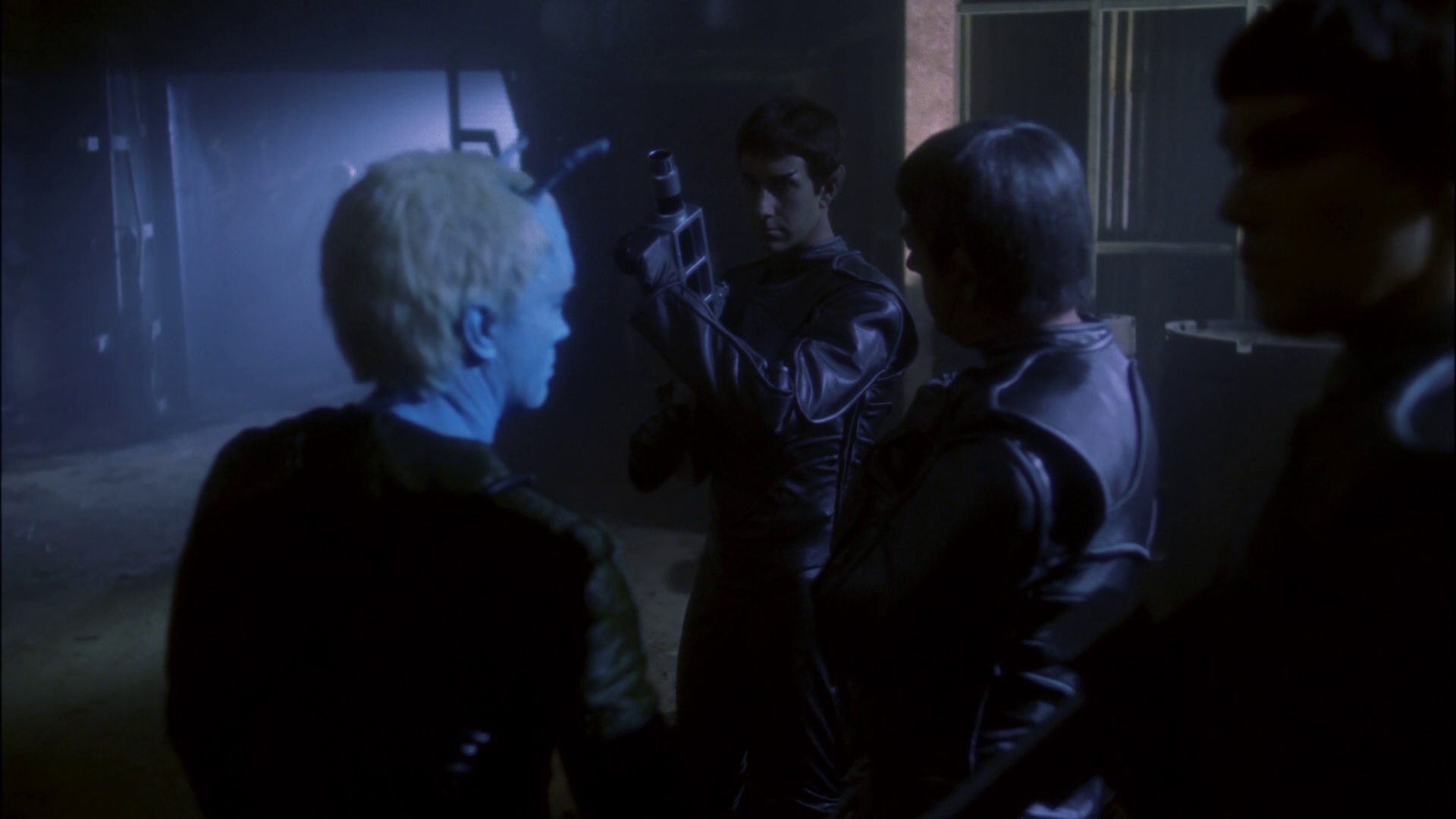 extant_StarTrek_ENT_1x15-ShadowsOfPJem_3309.jpg