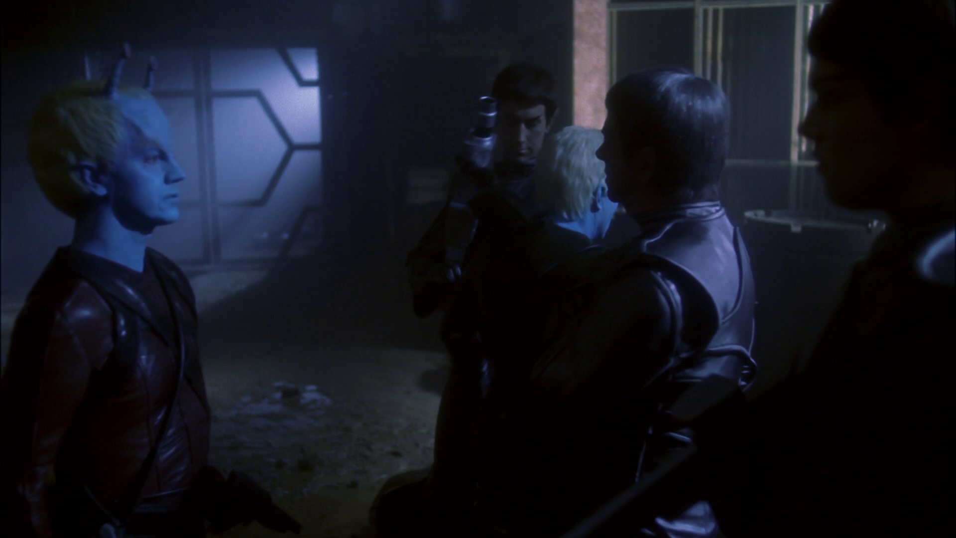 extant_StarTrek_ENT_1x15-ShadowsOfPJem_3320.jpg