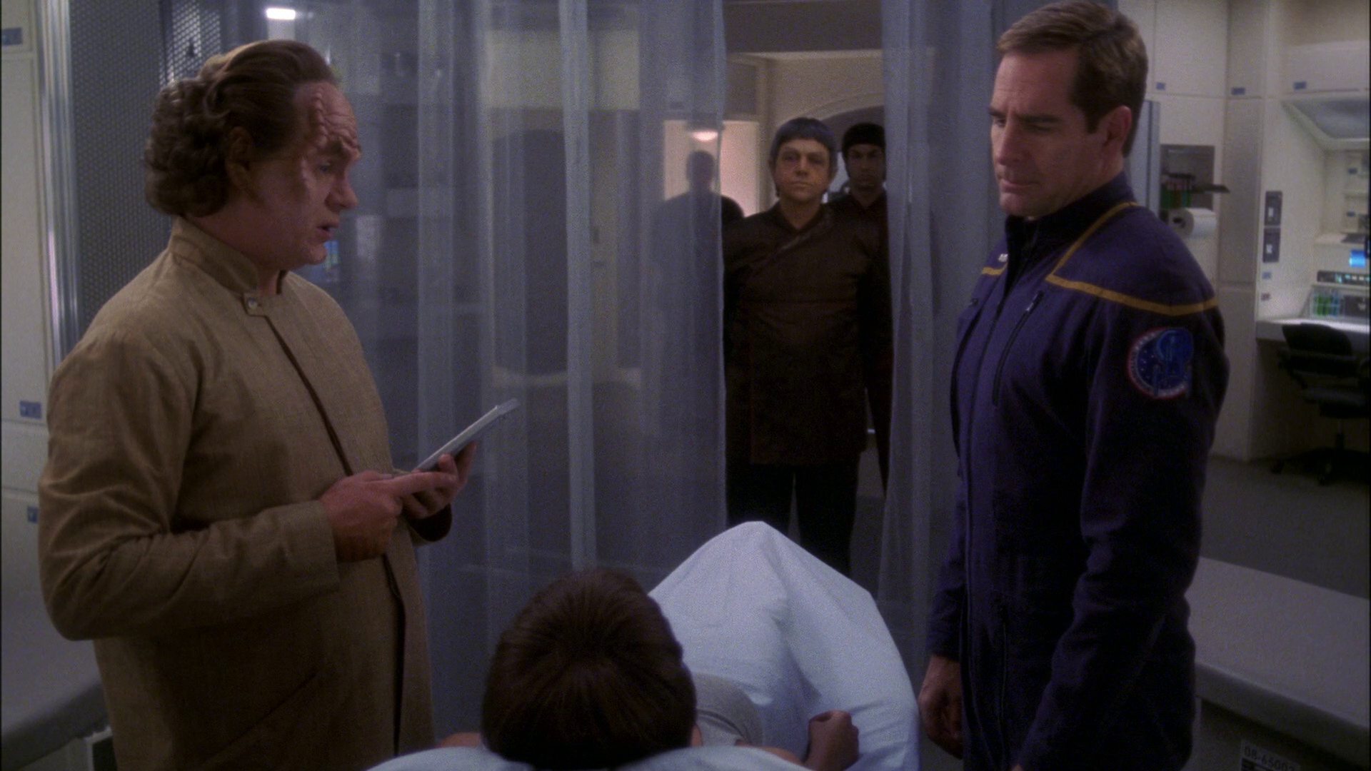 extant_StarTrek_ENT_1x15-ShadowsOfPJem_3342.jpg
