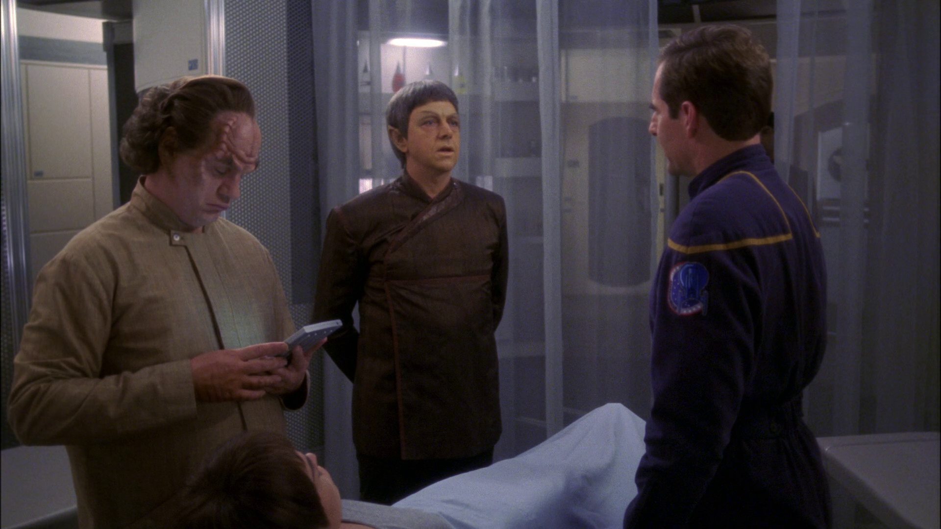extant_StarTrek_ENT_1x15-ShadowsOfPJem_3423.jpg