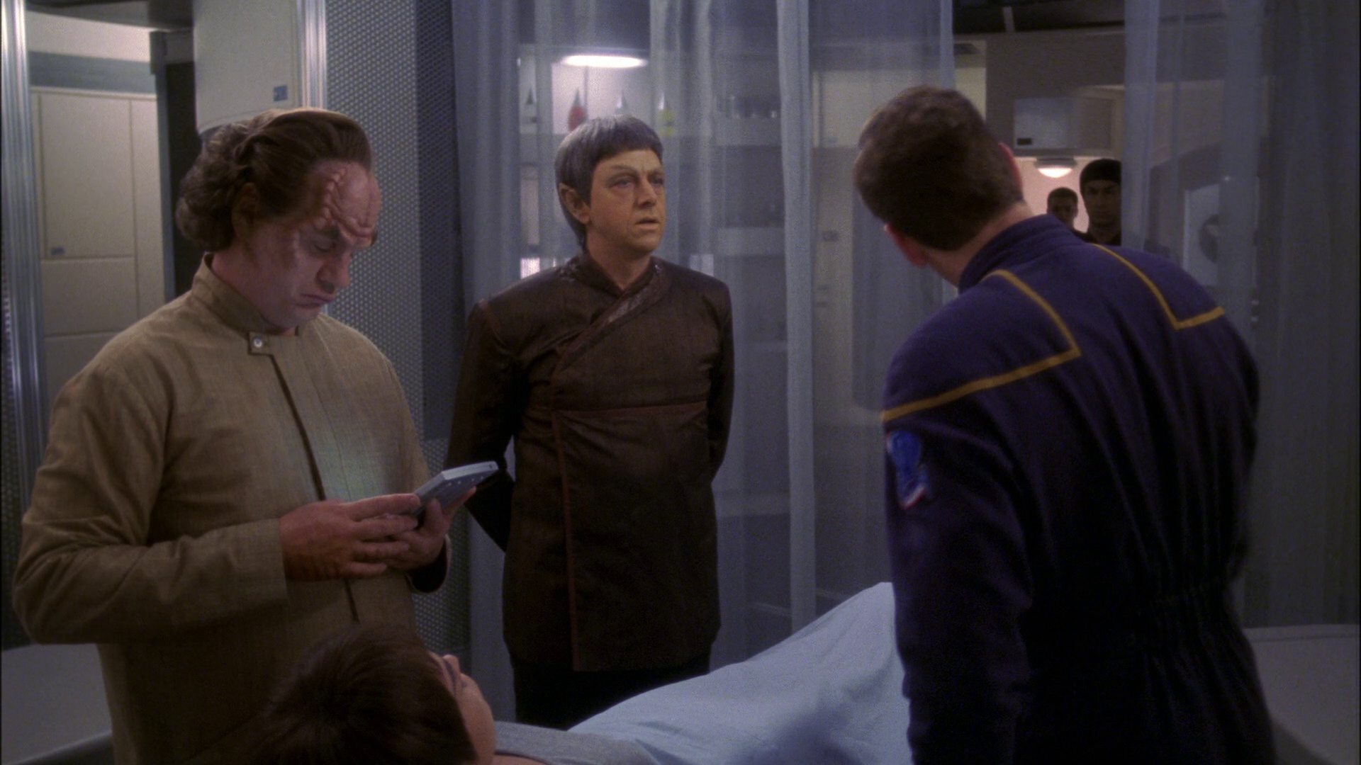 extant_StarTrek_ENT_1x15-ShadowsOfPJem_3426.jpg