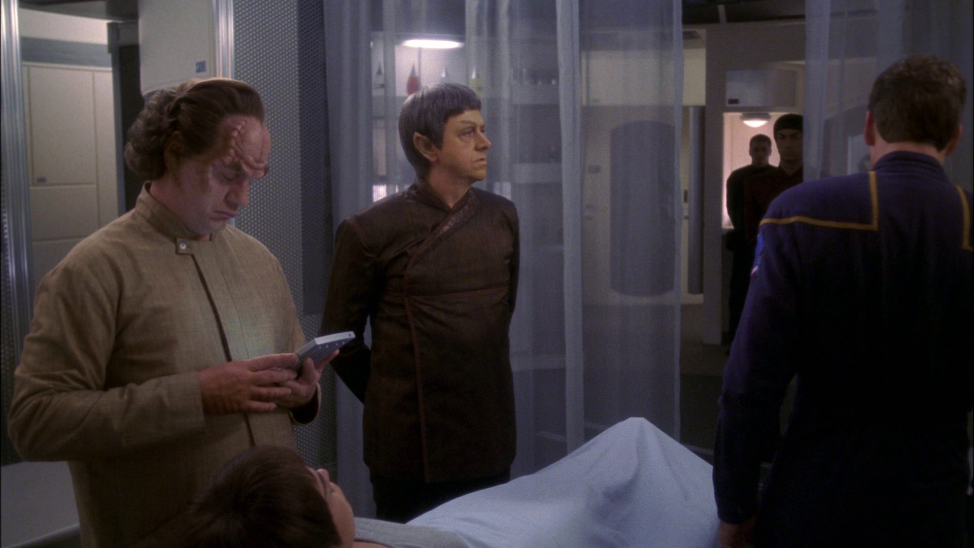 extant_StarTrek_ENT_1x15-ShadowsOfPJem_3428.jpg