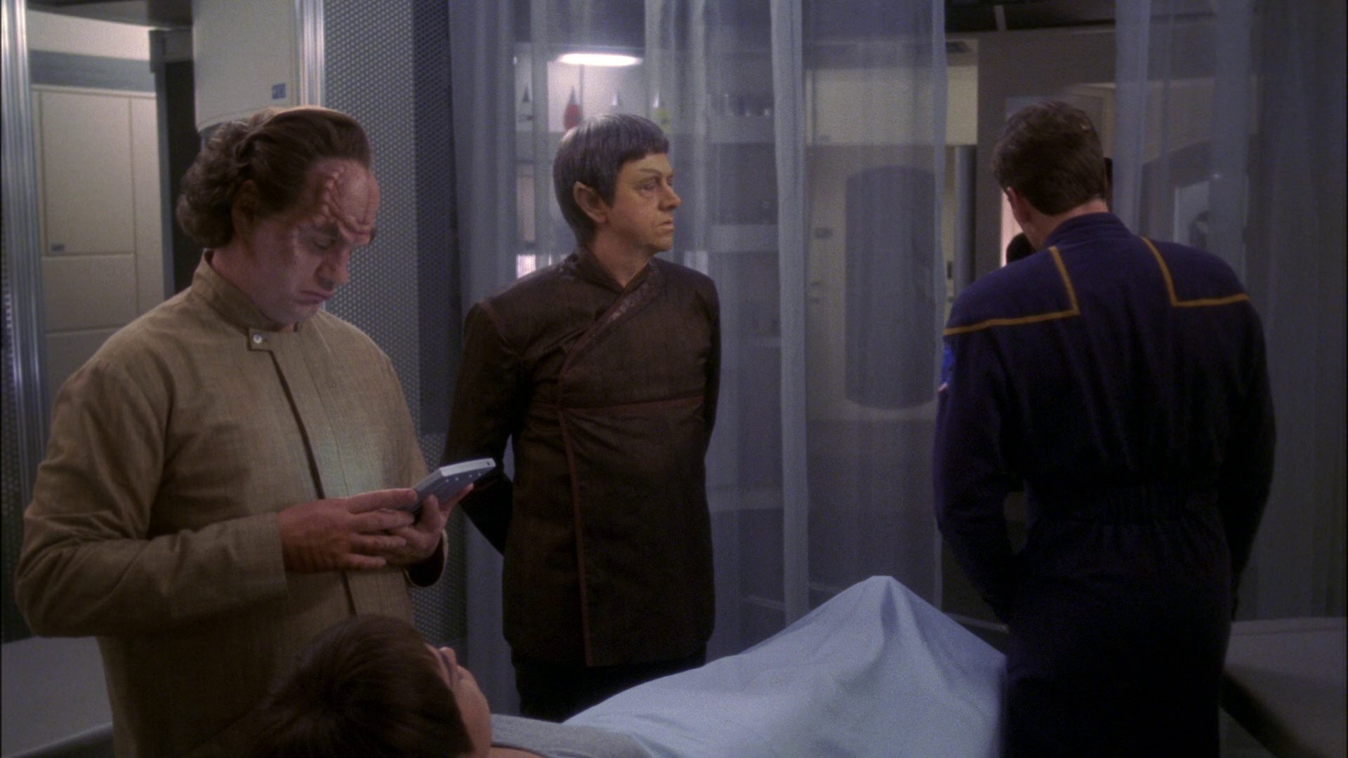 extant_StarTrek_ENT_1x15-ShadowsOfPJem_3430.jpg