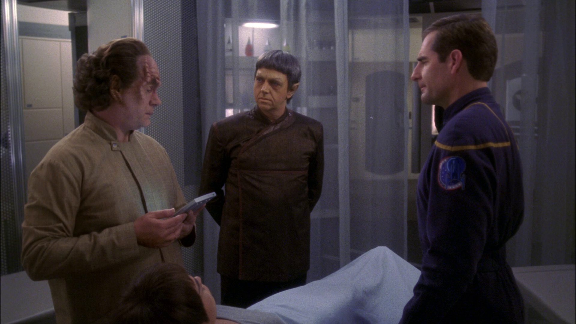 extant_StarTrek_ENT_1x15-ShadowsOfPJem_3478.jpg