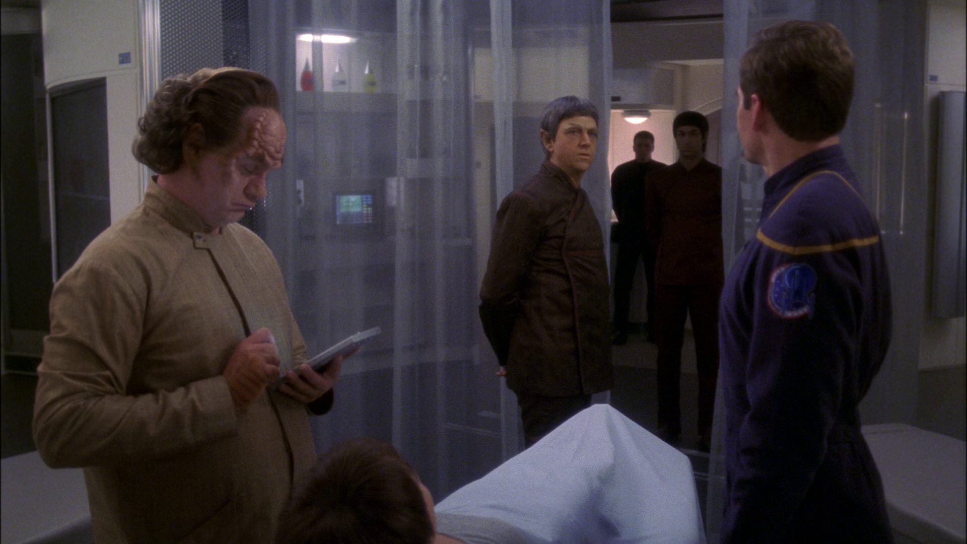 extant_StarTrek_ENT_1x15-ShadowsOfPJem_3497.jpg