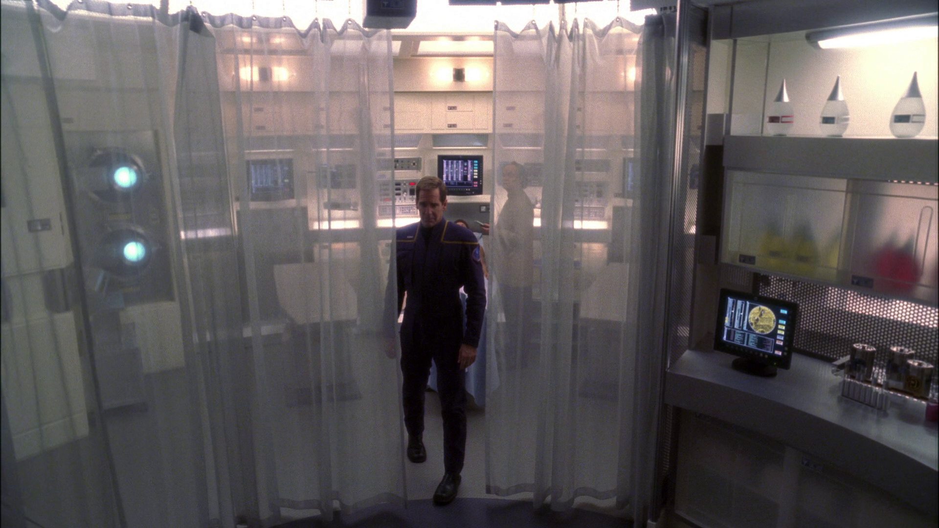 extant_StarTrek_ENT_1x15-ShadowsOfPJem_3525.jpg