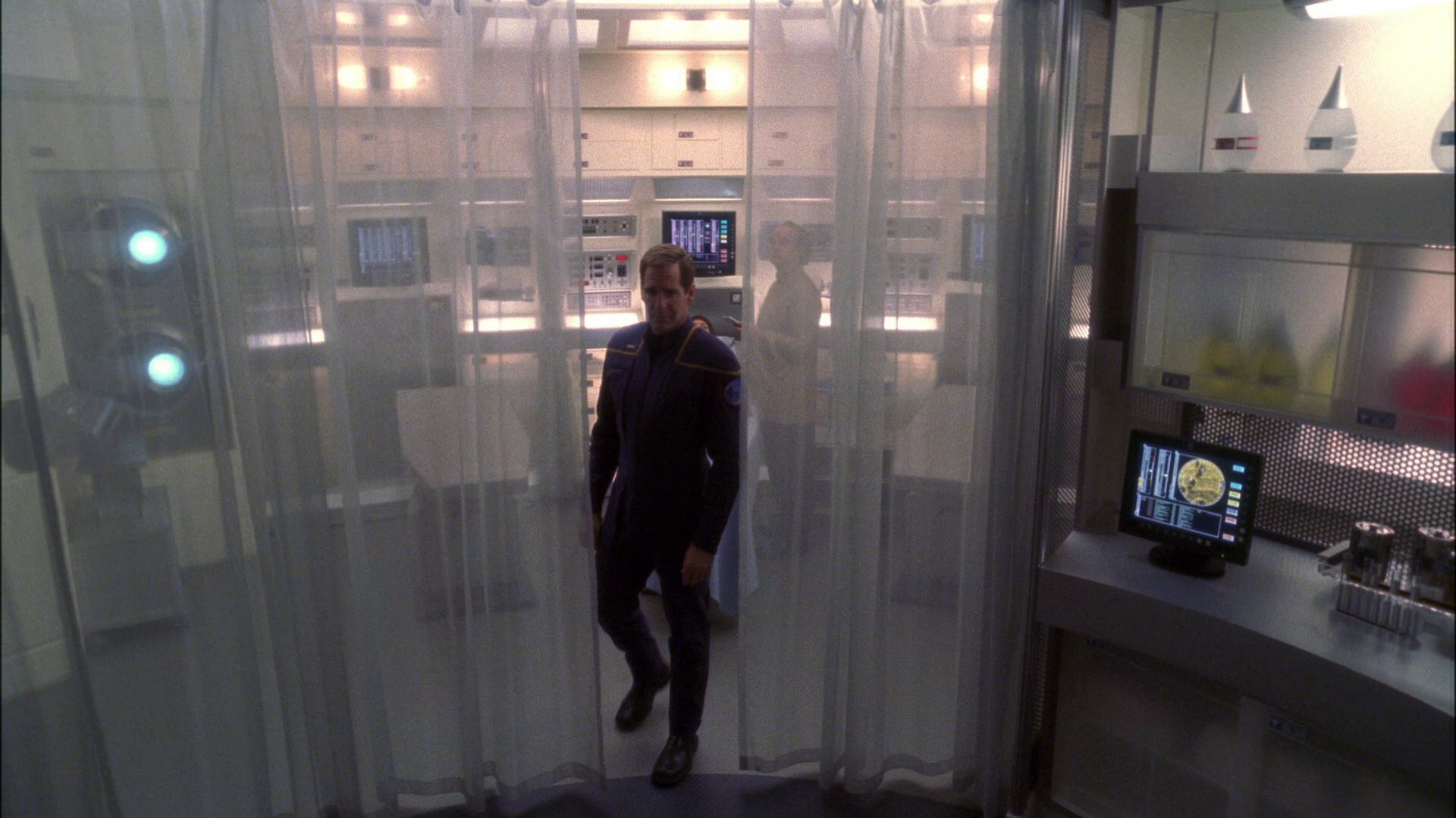 extant_StarTrek_ENT_1x15-ShadowsOfPJem_3526.jpg