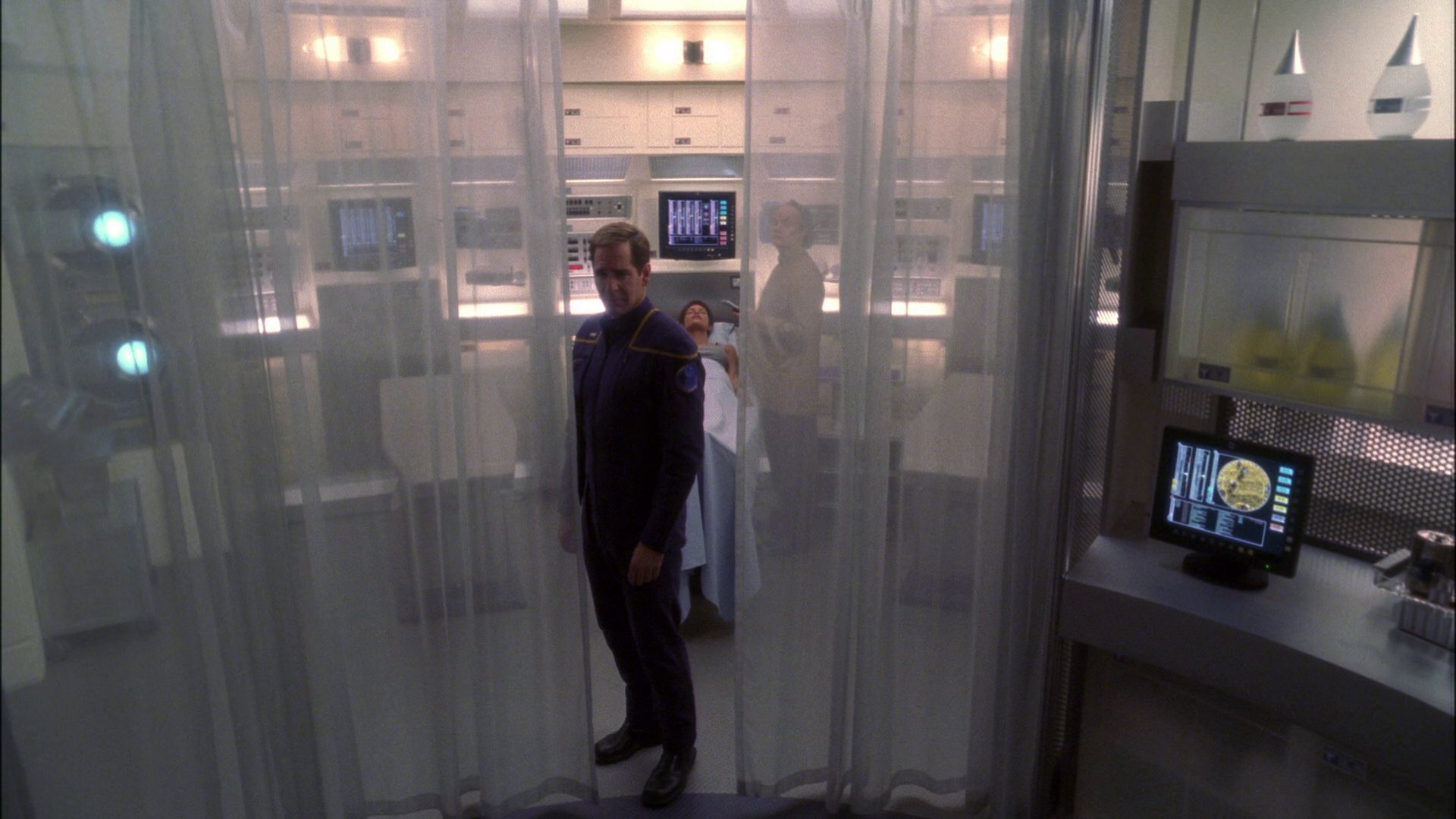 extant_StarTrek_ENT_1x15-ShadowsOfPJem_3527.jpg