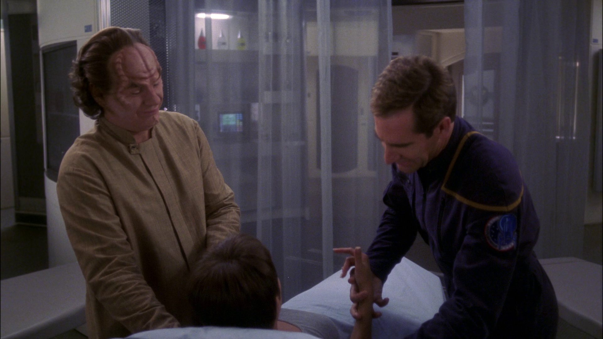 extant_StarTrek_ENT_1x15-ShadowsOfPJem_3550.jpg