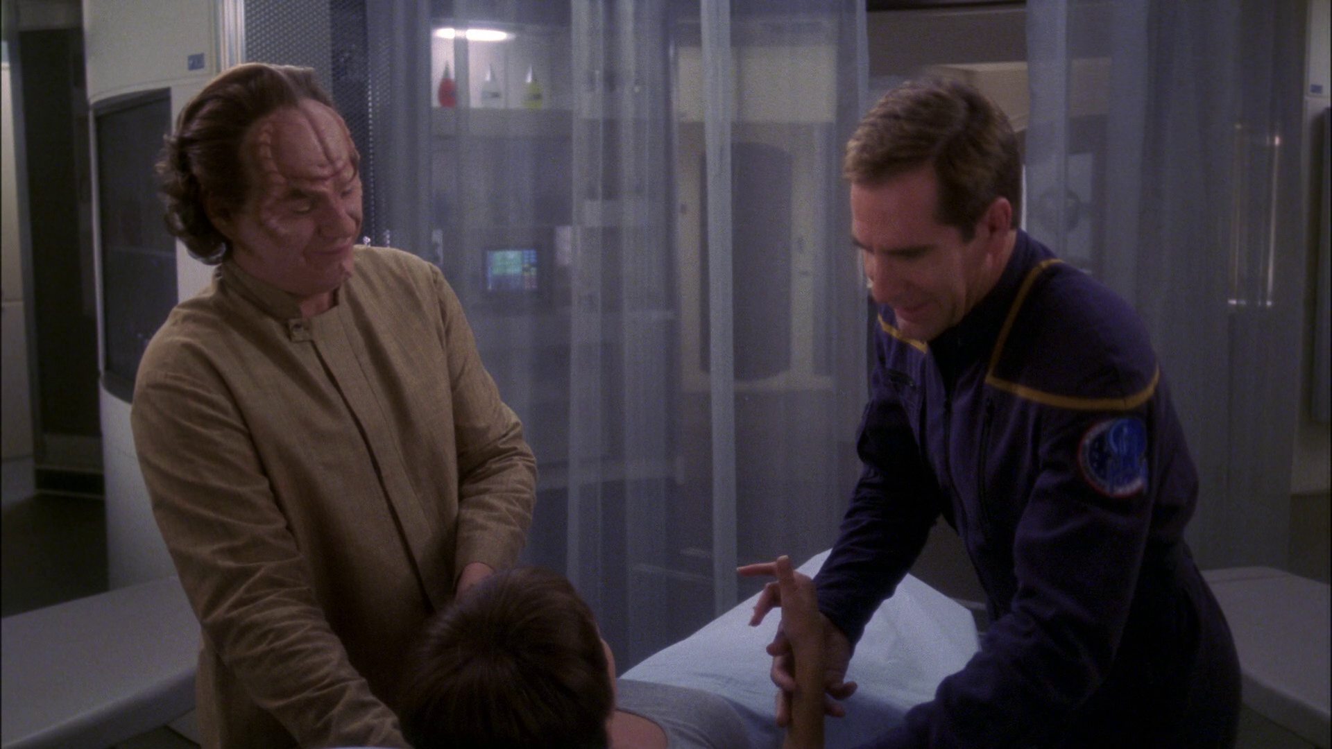 extant_StarTrek_ENT_1x15-ShadowsOfPJem_3551.jpg