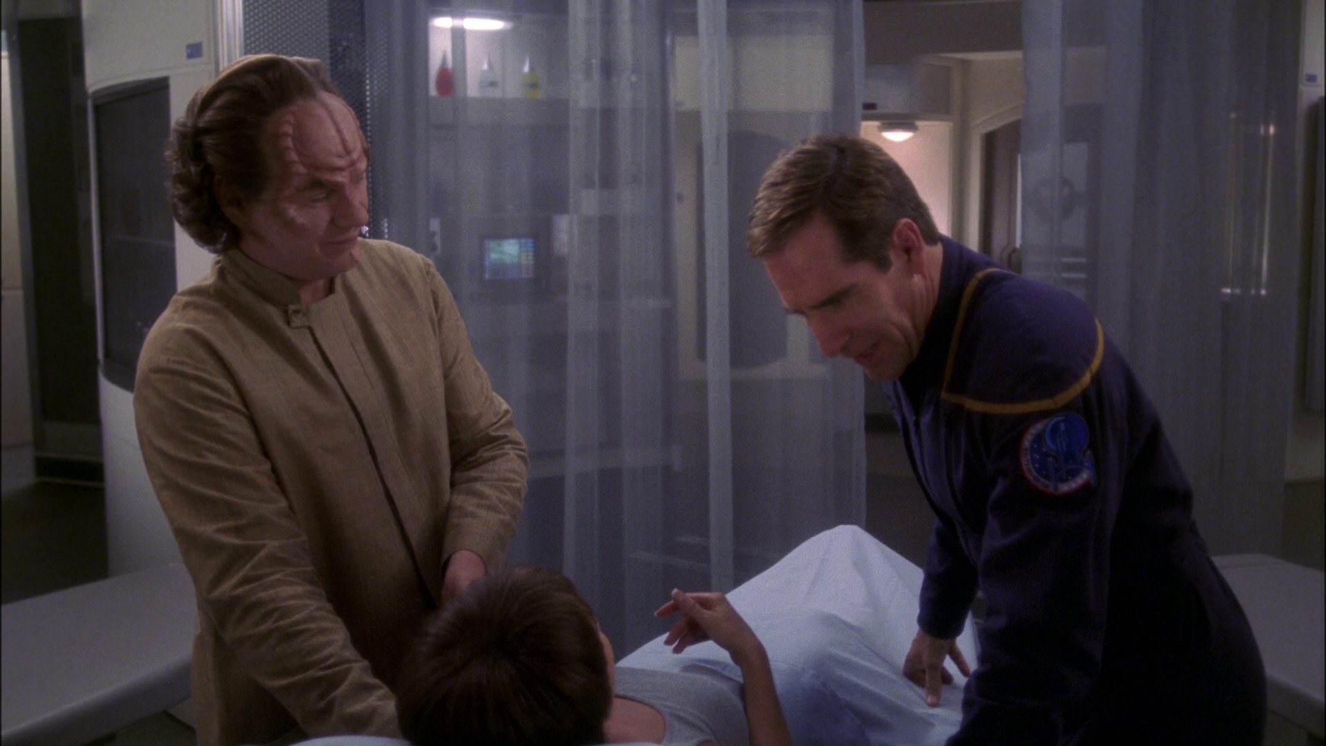 extant_StarTrek_ENT_1x15-ShadowsOfPJem_3553.jpg
