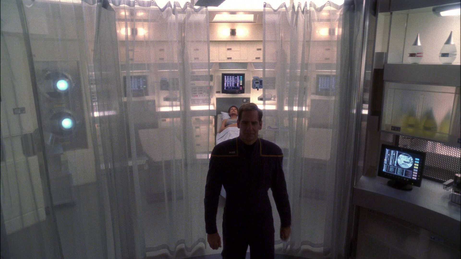 extant_StarTrek_ENT_1x15-ShadowsOfPJem_3671.jpg