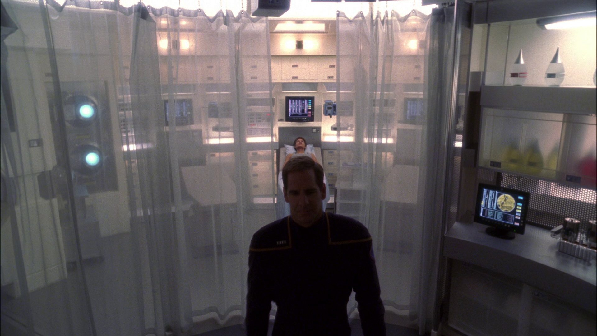 extant_StarTrek_ENT_1x15-ShadowsOfPJem_3672.jpg