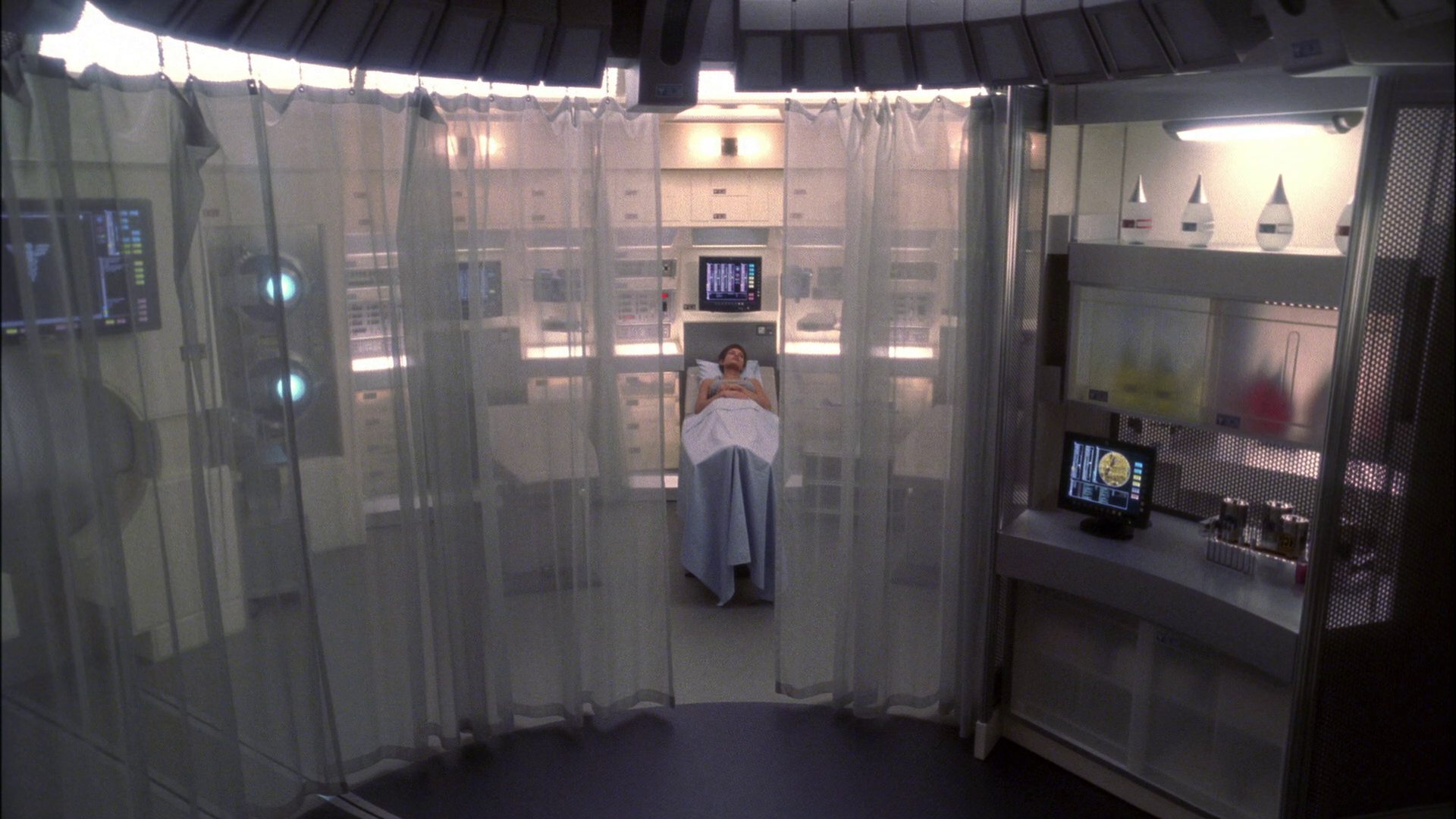 extant_StarTrek_ENT_1x15-ShadowsOfPJem_3676.jpg