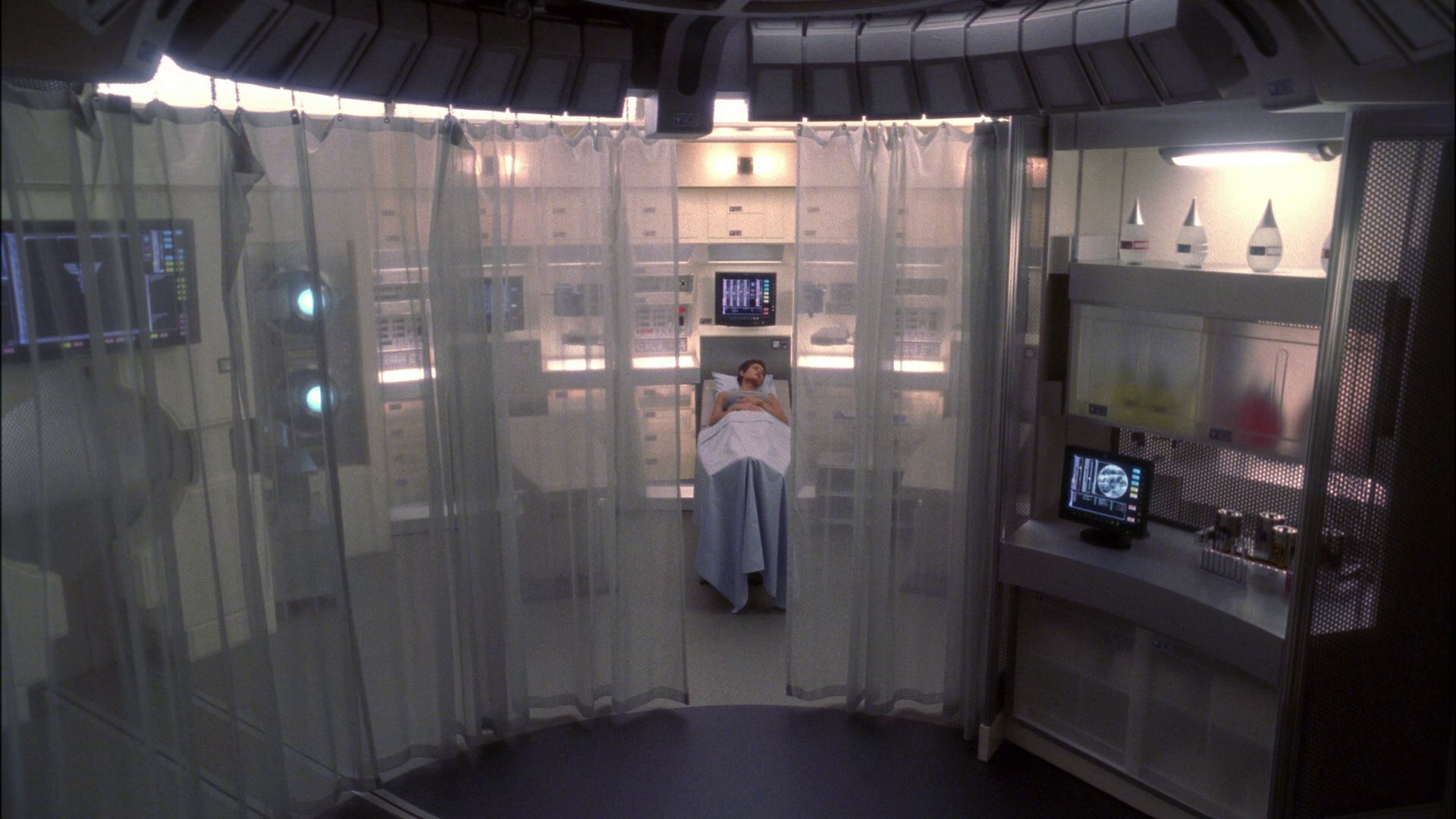 extant_StarTrek_ENT_1x15-ShadowsOfPJem_3681.jpg