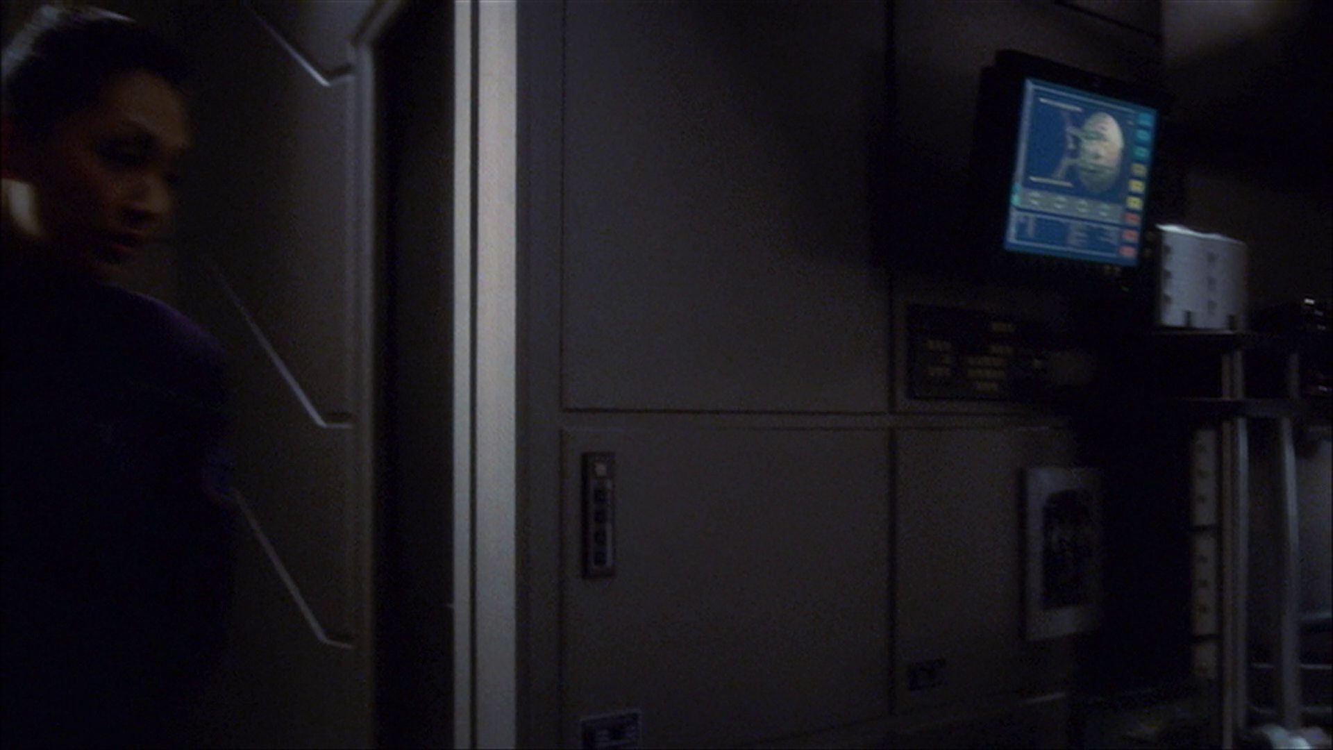 extant_StarTrek_ENT_1x16-ShuttlepodOne_0345.jpg