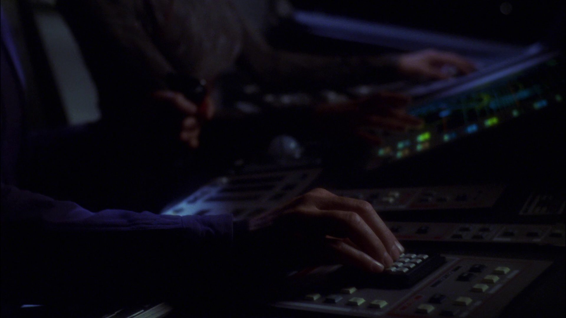 extant_StarTrek_ENT_1x16-ShuttlepodOne_0464.jpg