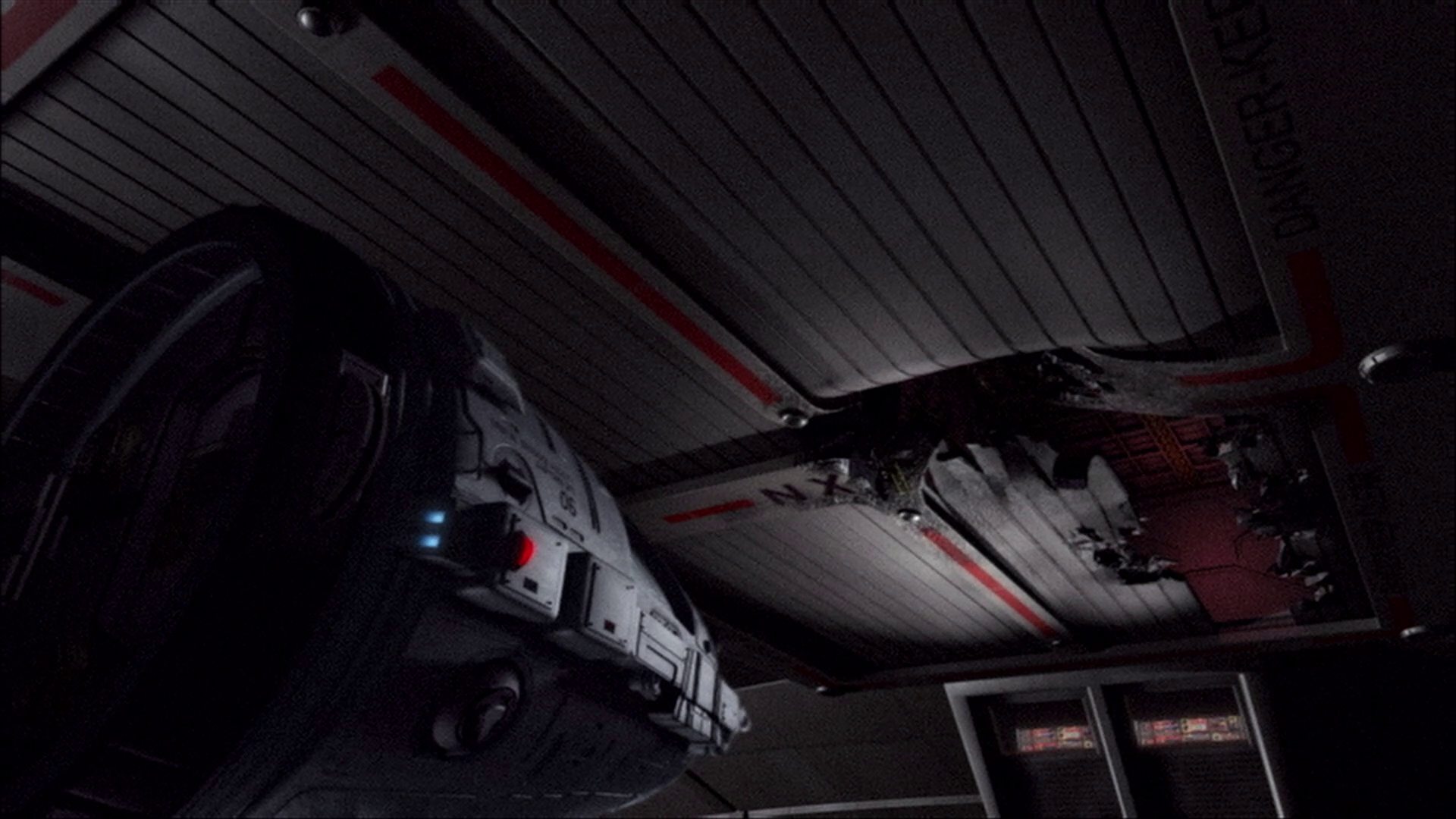 extant_StarTrek_ENT_1x16-ShuttlepodOne_0481.jpg
