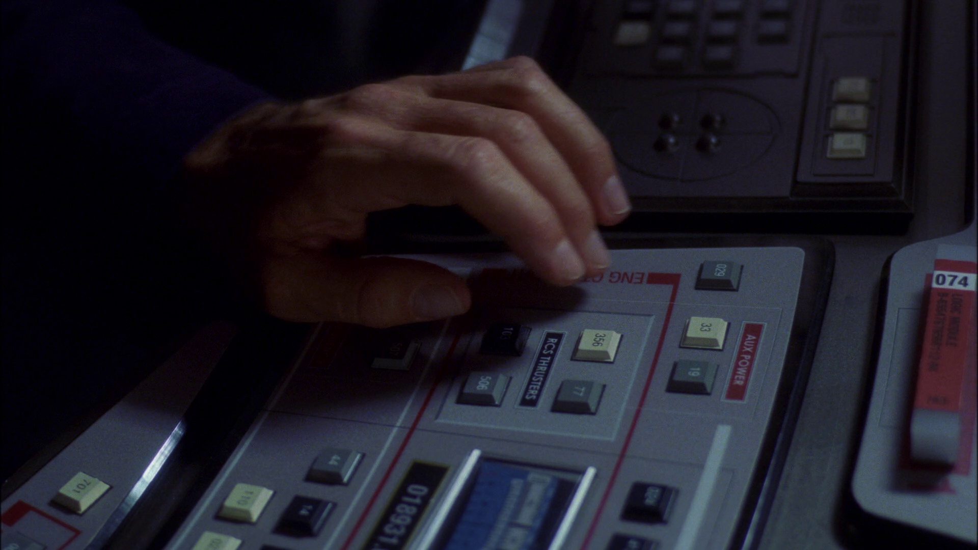 extant_StarTrek_ENT_1x16-ShuttlepodOne_0882.jpg
