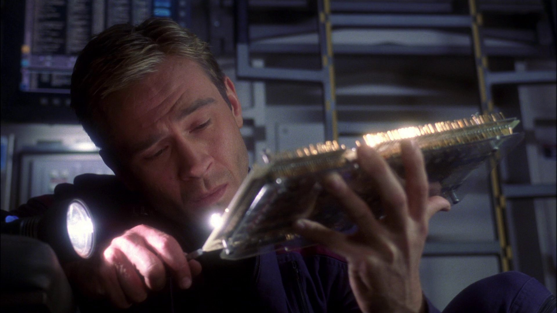 extant_StarTrek_ENT_1x16-ShuttlepodOne_0924.jpg