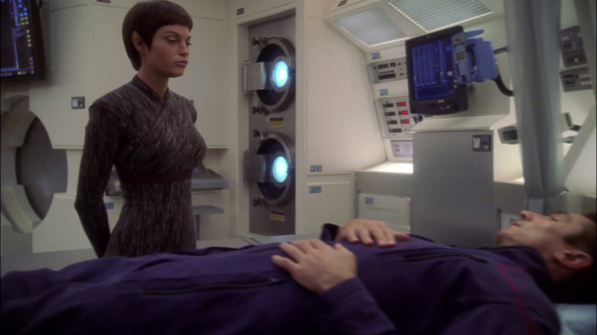 extant_StarTrek_ENT_1x16-ShuttlepodOne_1405.jpg