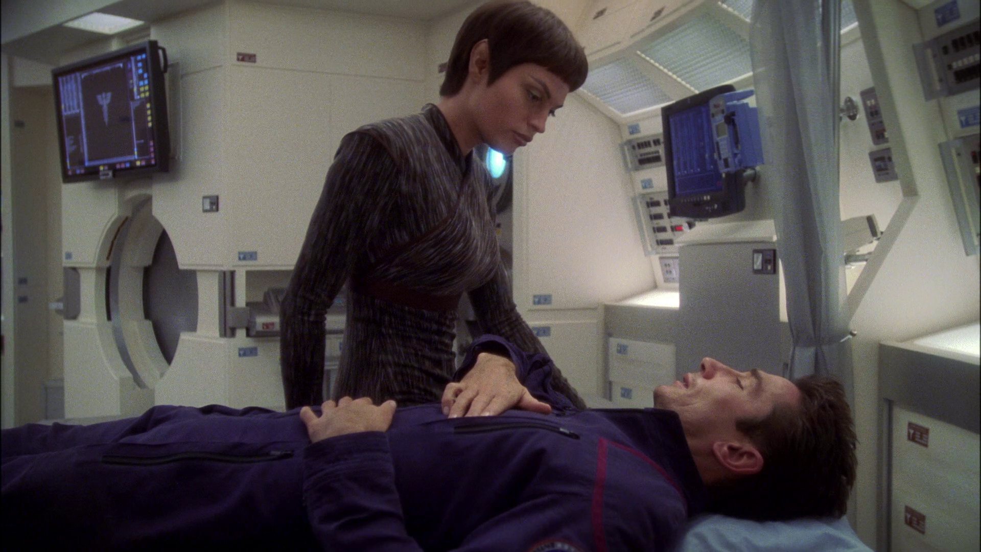 extant_StarTrek_ENT_1x16-ShuttlepodOne_1464.jpg