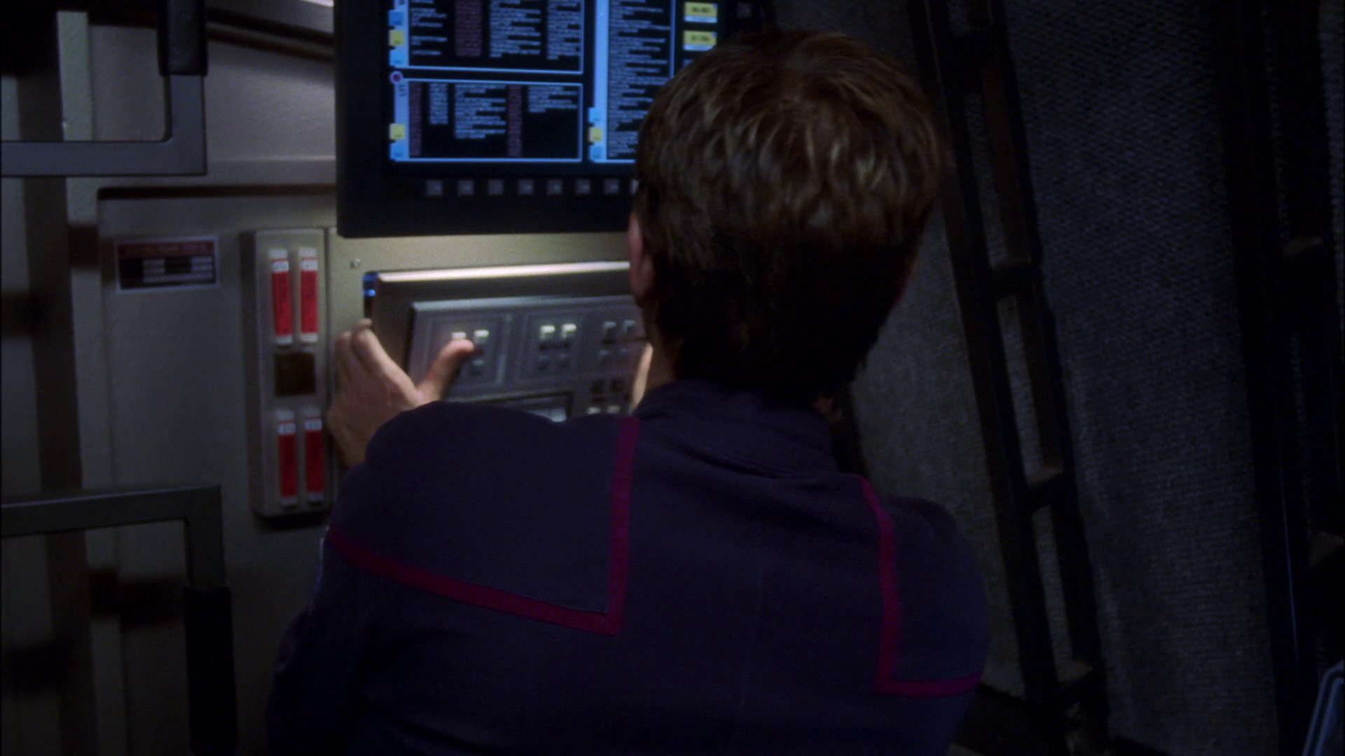 extant_StarTrek_ENT_1x16-ShuttlepodOne_1608.jpg