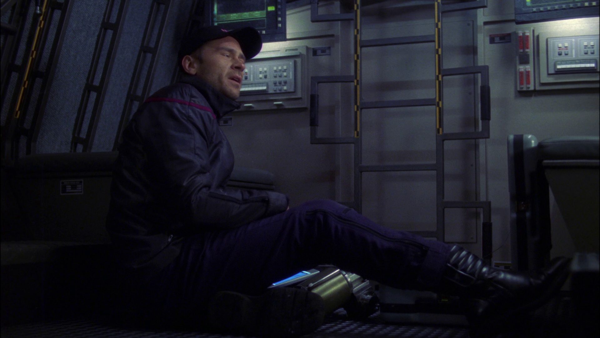 extant_StarTrek_ENT_1x16-ShuttlepodOne_2251.jpg