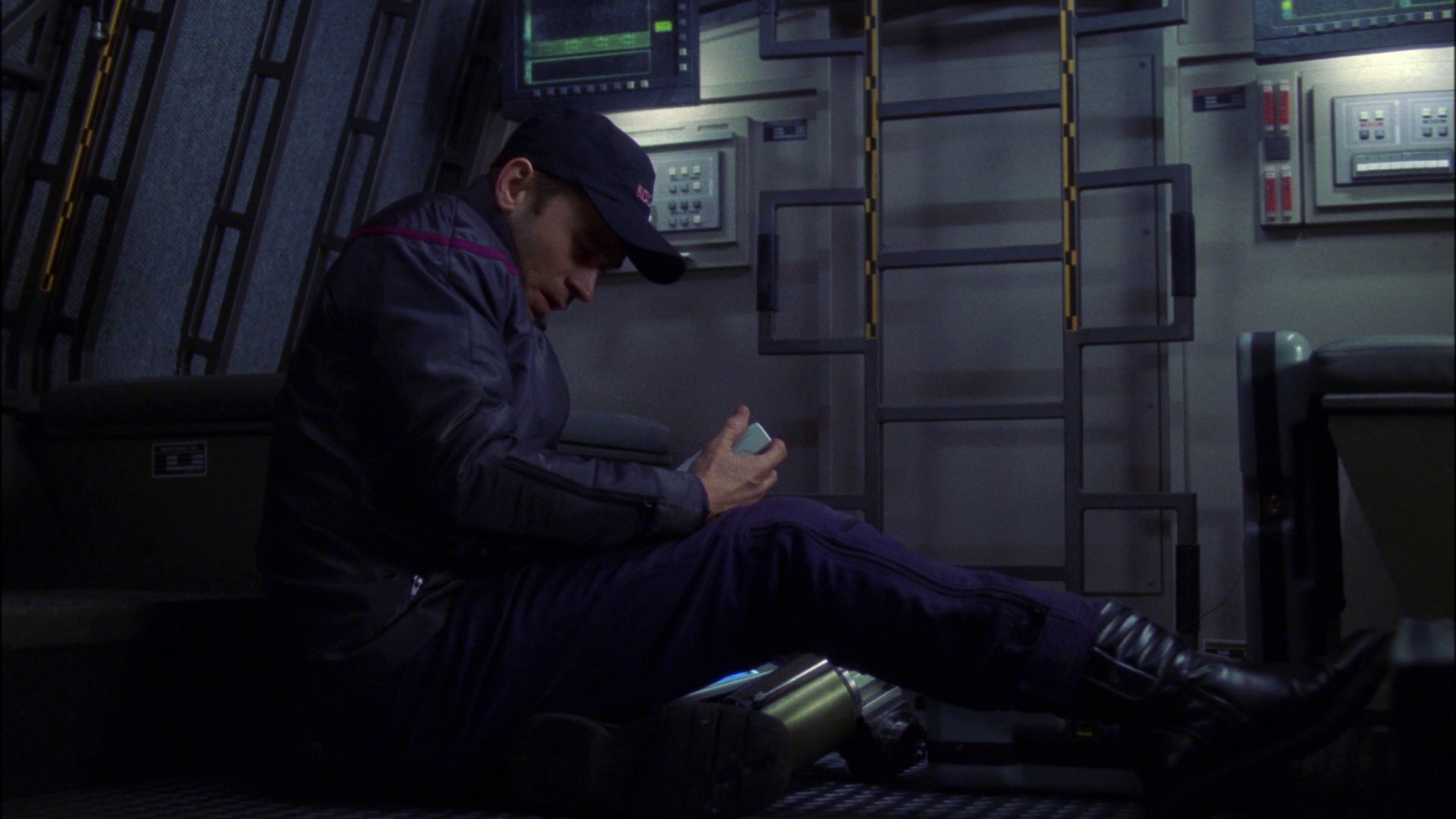 extant_StarTrek_ENT_1x16-ShuttlepodOne_2348.jpg