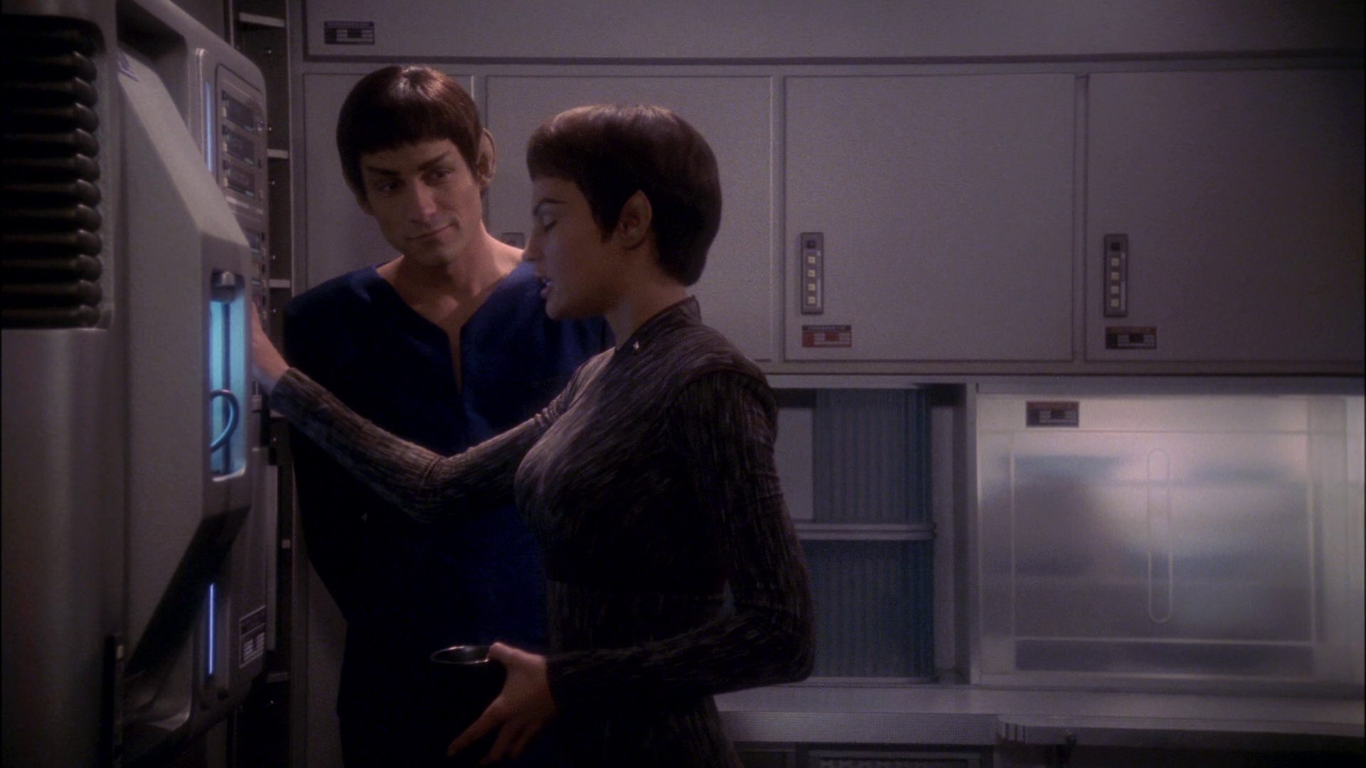 extant_StarTrek_ENT_1x17-Fusion_0860.jpg