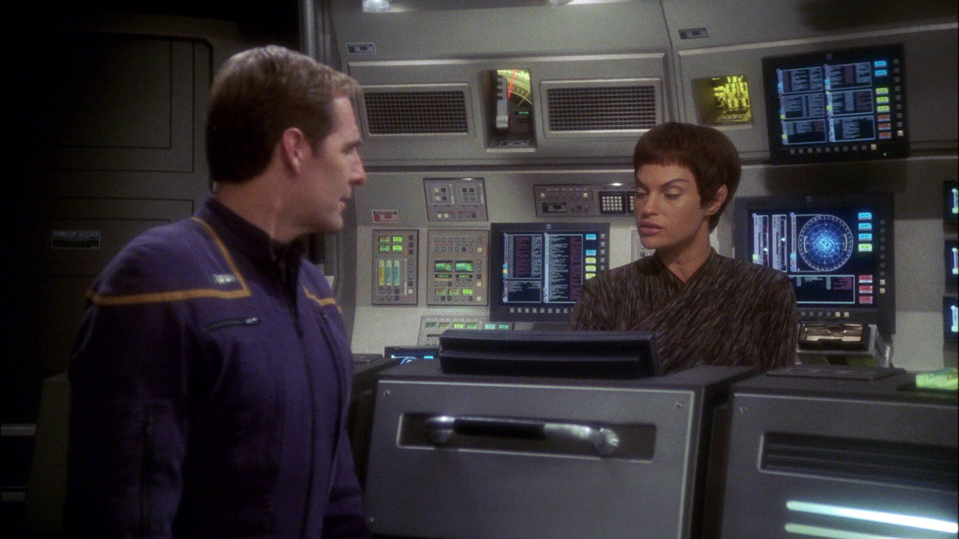 extant_StarTrek_ENT_1x18-RoguePlanet_0296.jpg