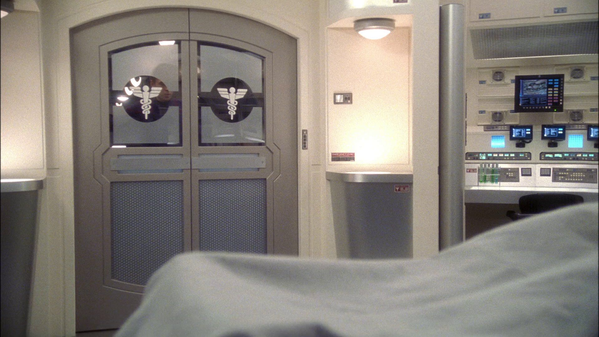 extant_StarTrek_ENT_1x18-RoguePlanet_2380.jpg