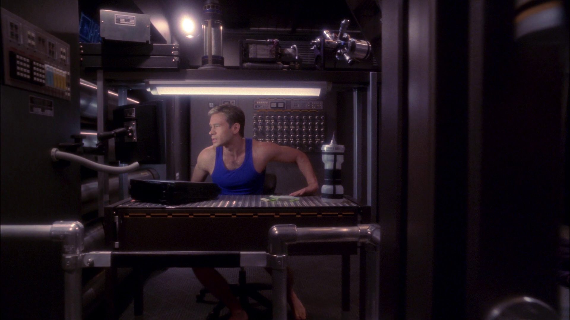 extant_StarTrek_ENT_1x19-Acquisition_0923.jpg