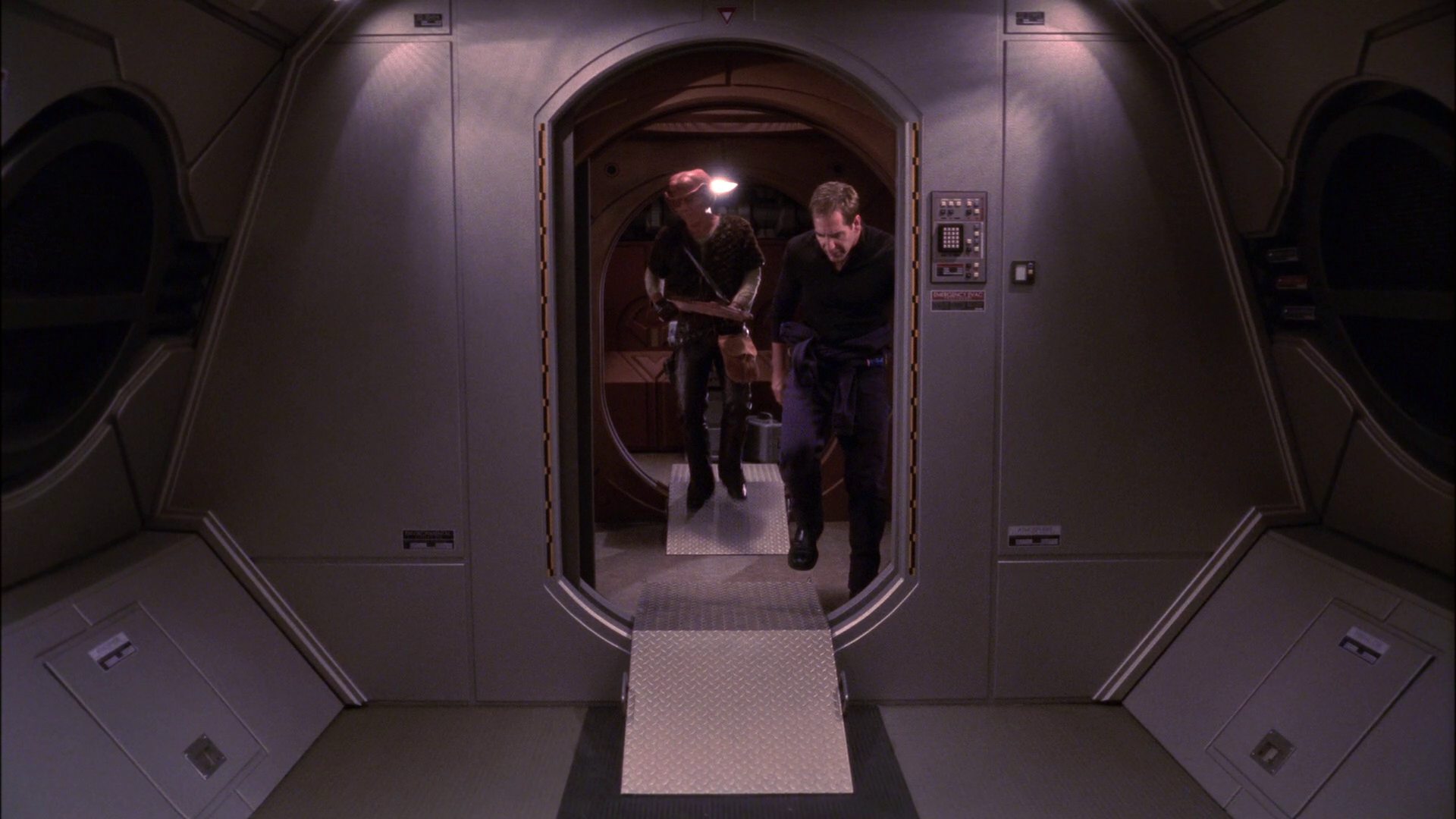 extant_StarTrek_ENT_1x19-Acquisition_1396.jpg