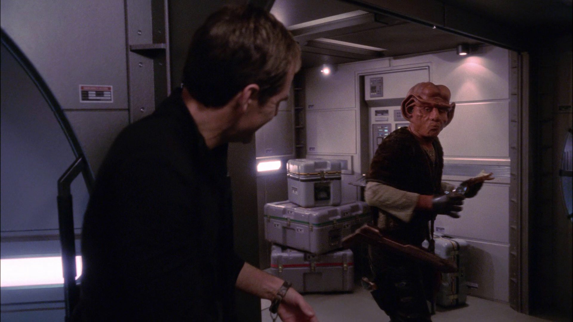 extant_StarTrek_ENT_1x19-Acquisition_1587.jpg