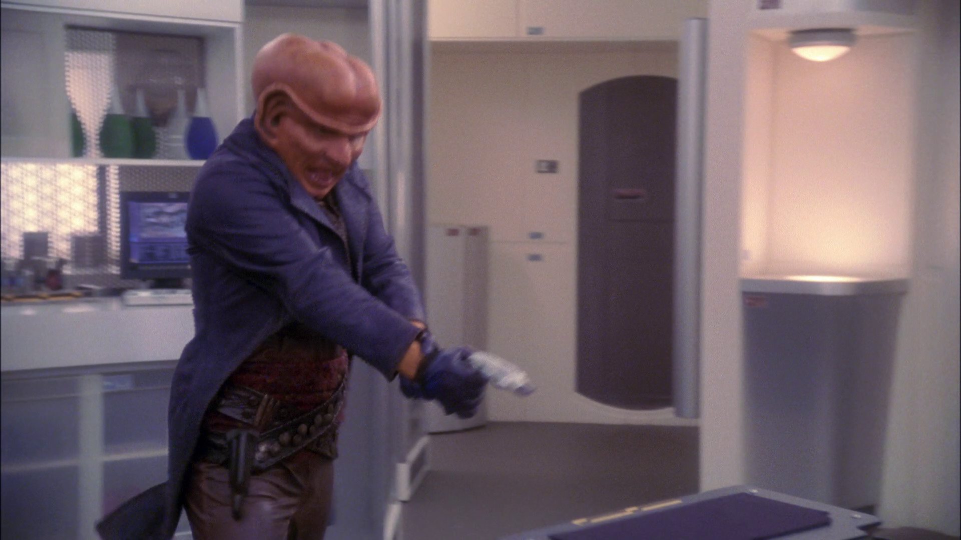 extant_StarTrek_ENT_1x19-Acquisition_1907.jpg