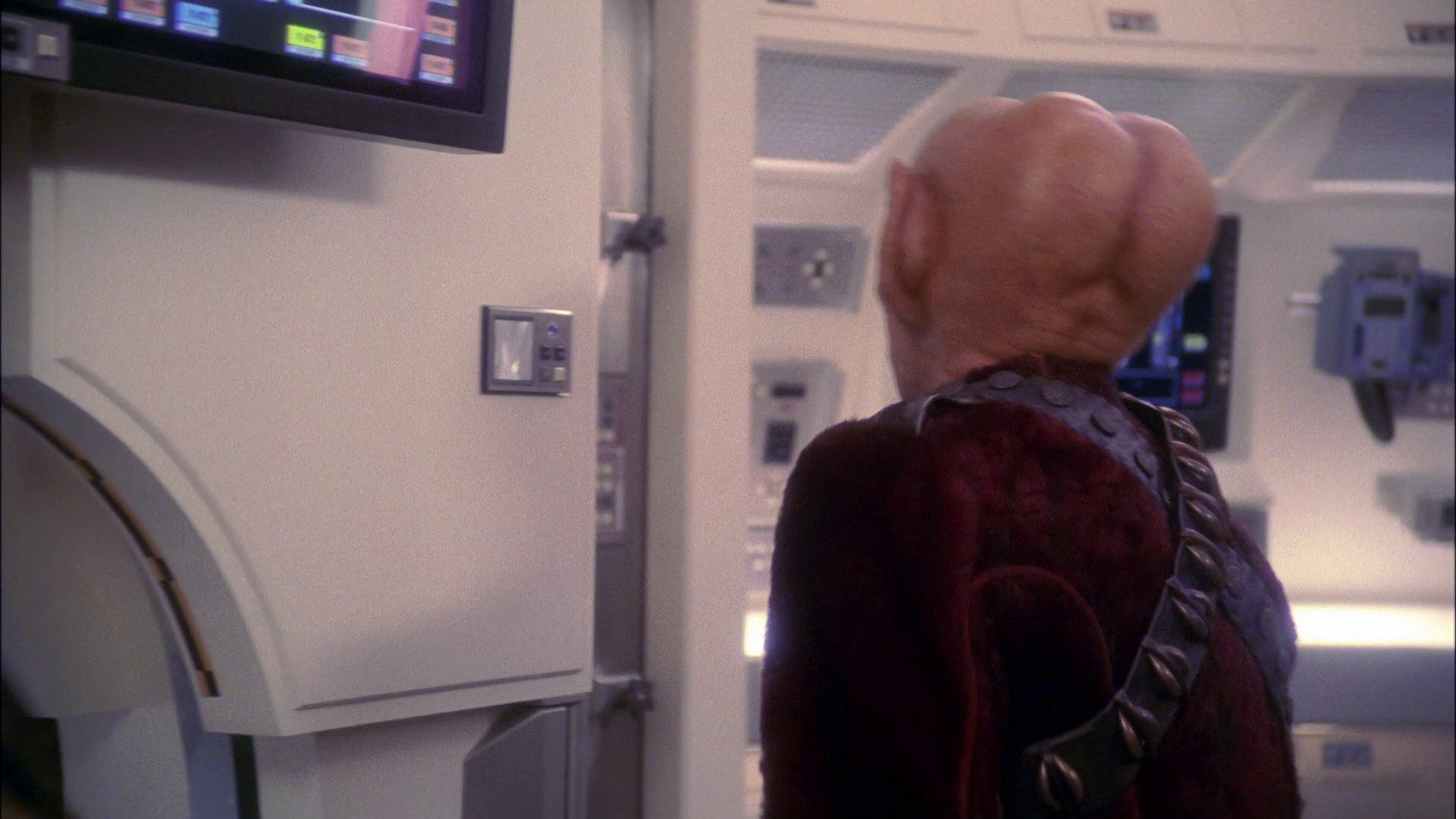 extant_StarTrek_ENT_1x19-Acquisition_1929.jpg