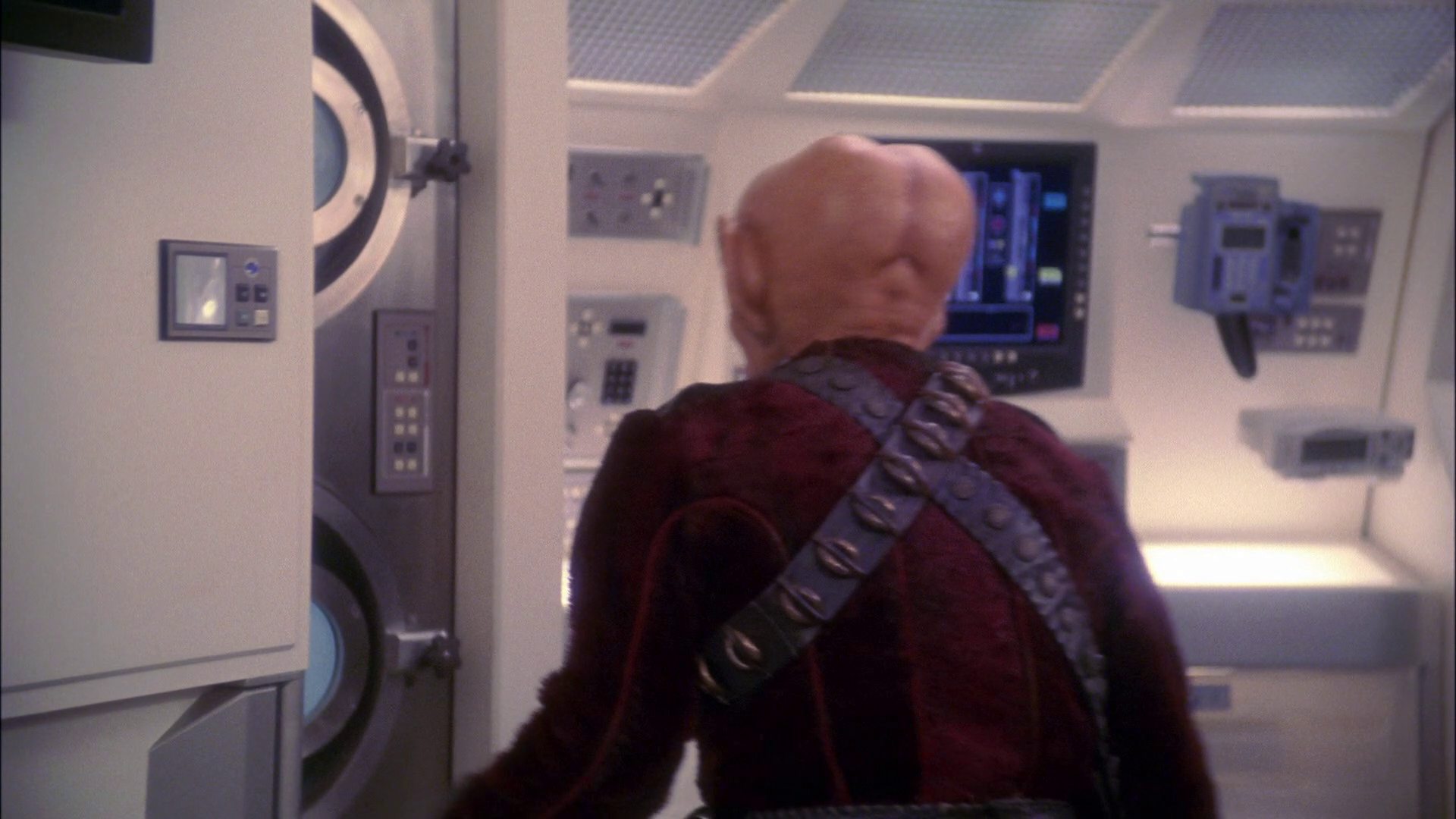 extant_StarTrek_ENT_1x19-Acquisition_1931.jpg