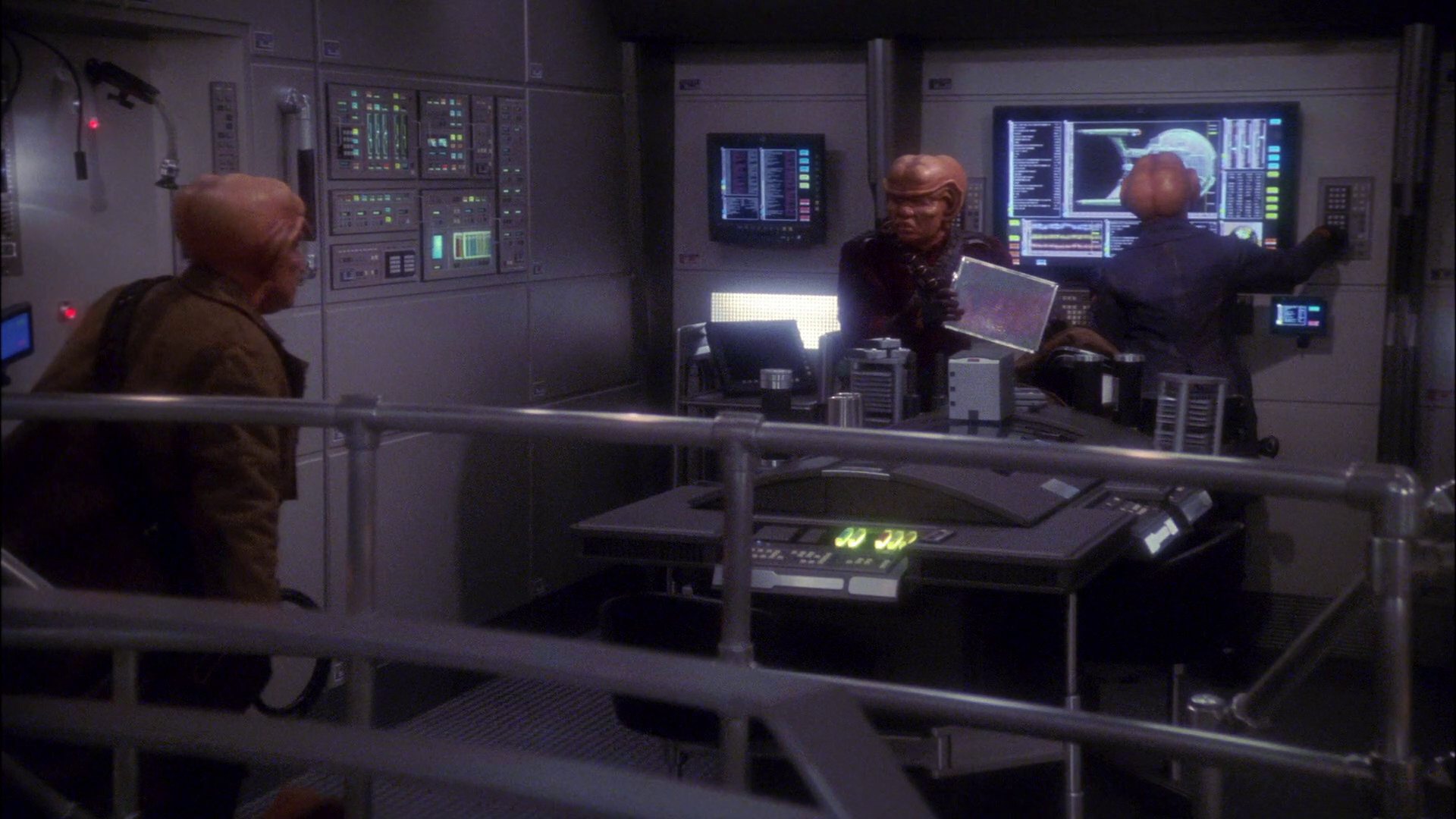 extant_StarTrek_ENT_1x19-Acquisition_2036.jpg