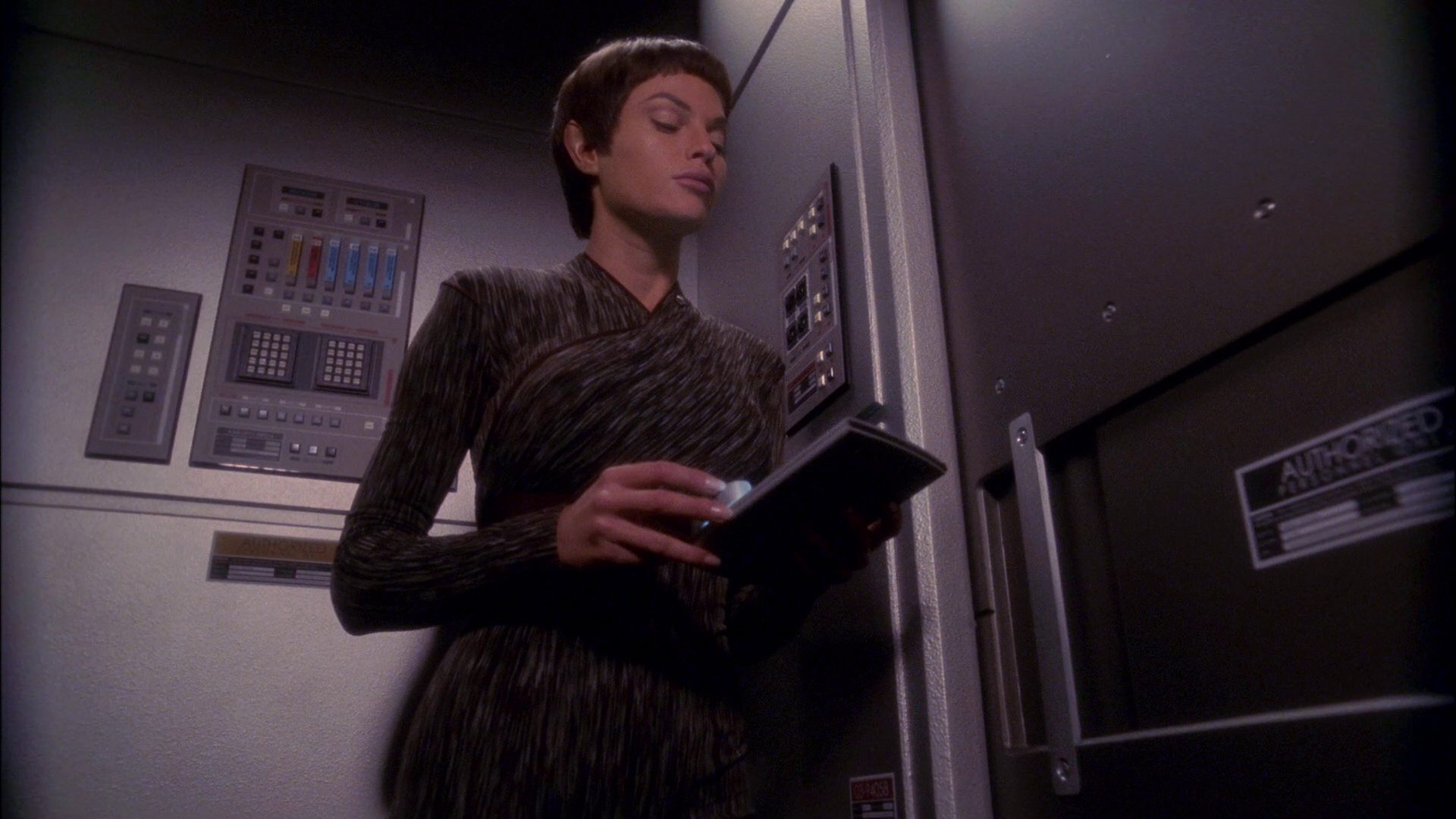 extant_StarTrek_ENT_1x19-Acquisition_2243.jpg