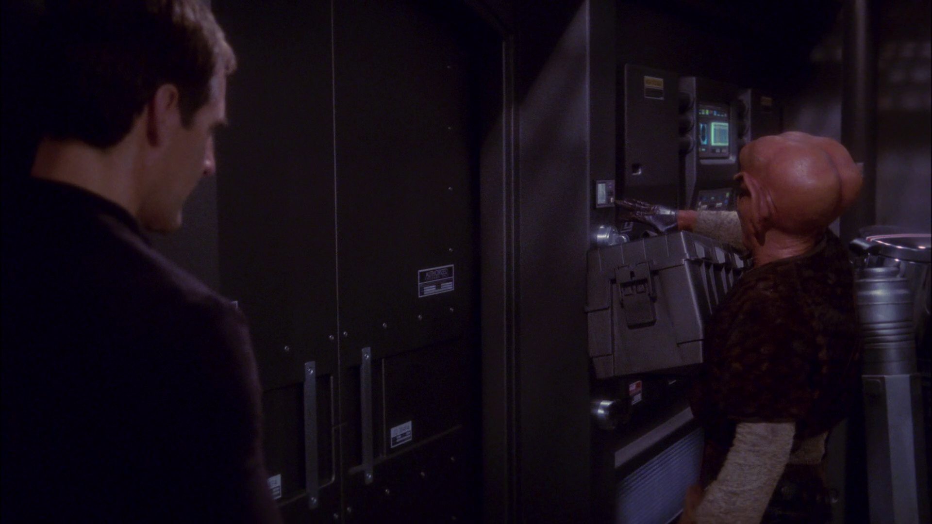 extant_StarTrek_ENT_1x19-Acquisition_3077.jpg