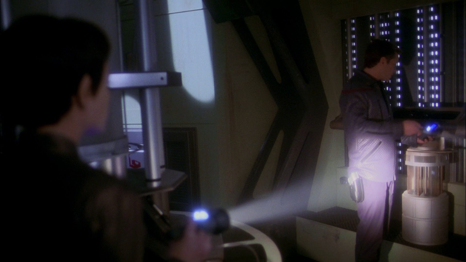 extant_StarTrek_ENT_1x20-Oasis_0604.jpg
