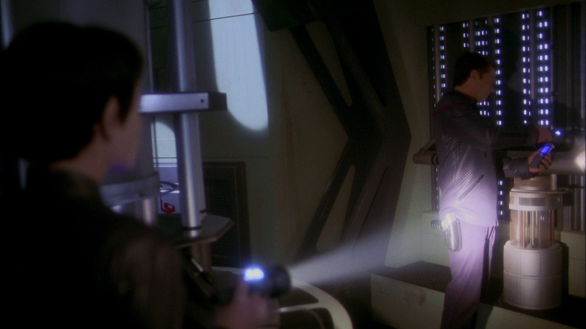 extant_StarTrek_ENT_1x20-Oasis_0605.jpg