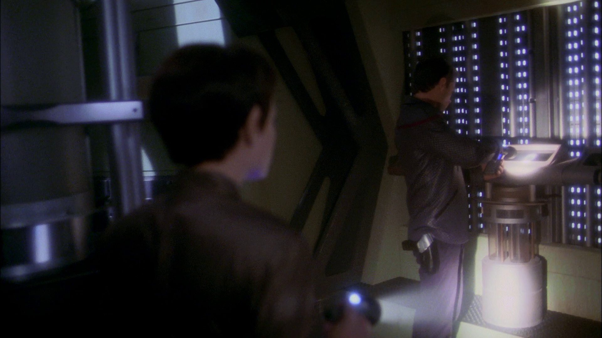 extant_StarTrek_ENT_1x20-Oasis_0607.jpg