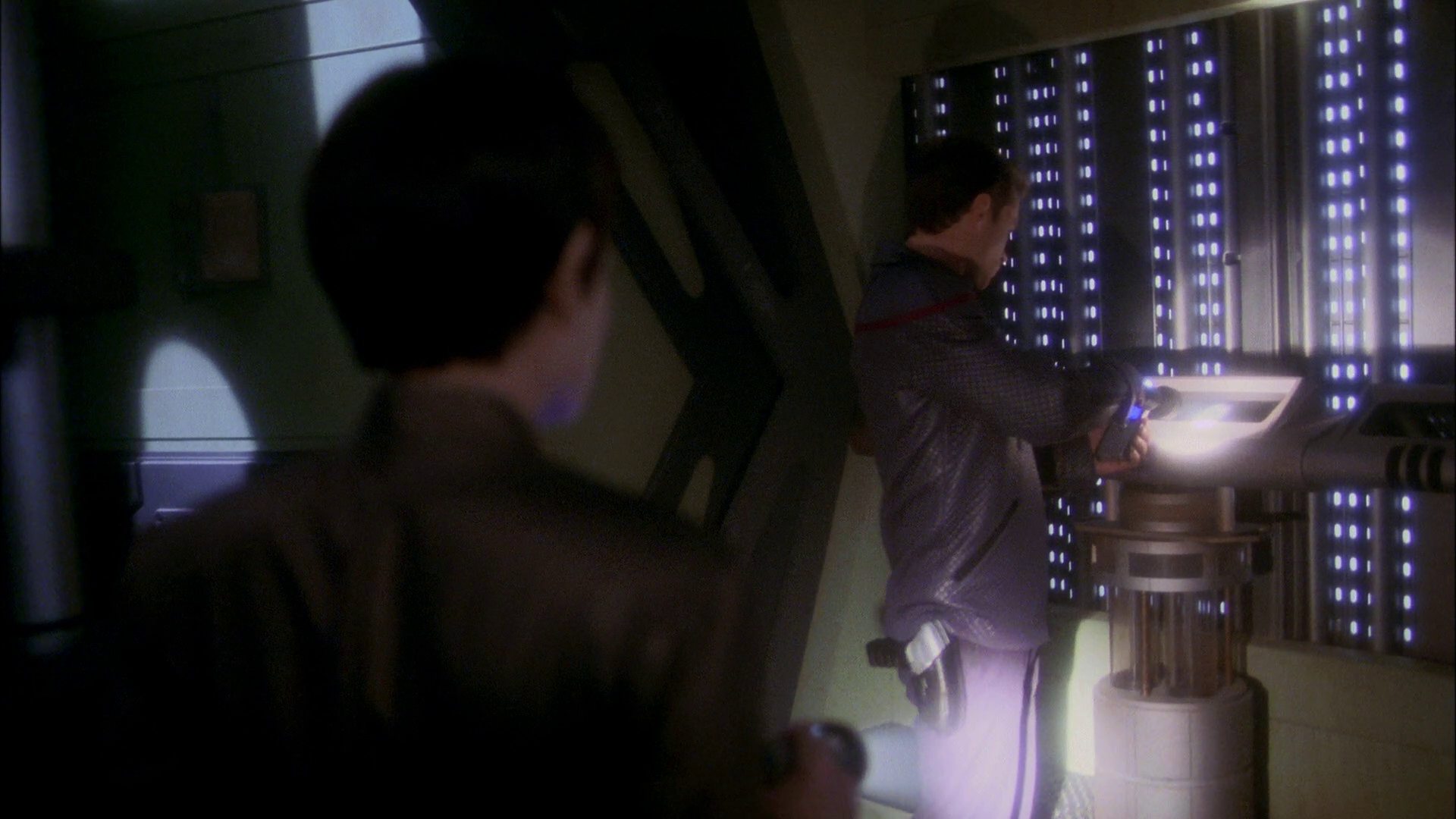 extant_StarTrek_ENT_1x20-Oasis_0608.jpg