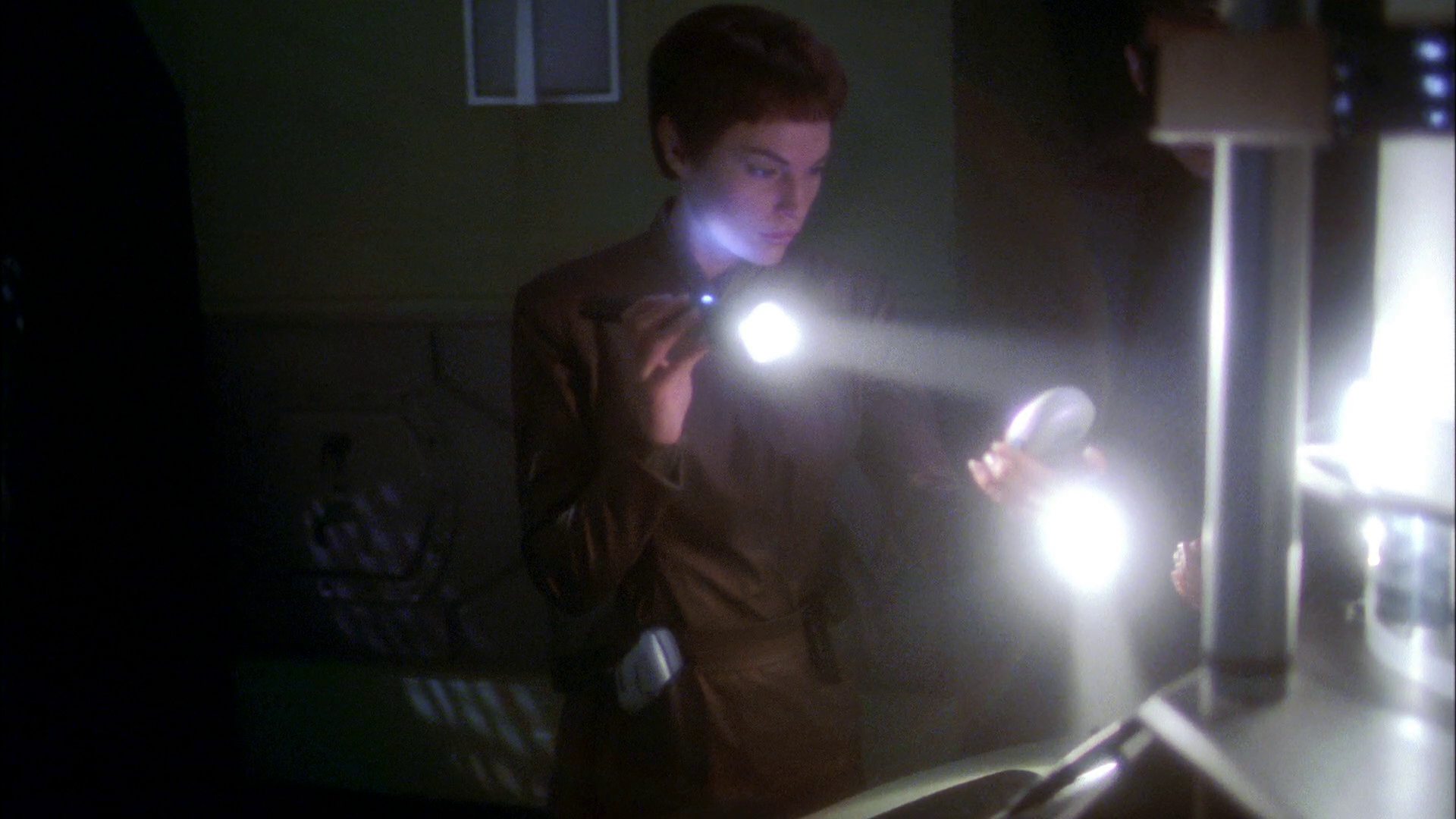 extant_StarTrek_ENT_1x20-Oasis_0707.jpg